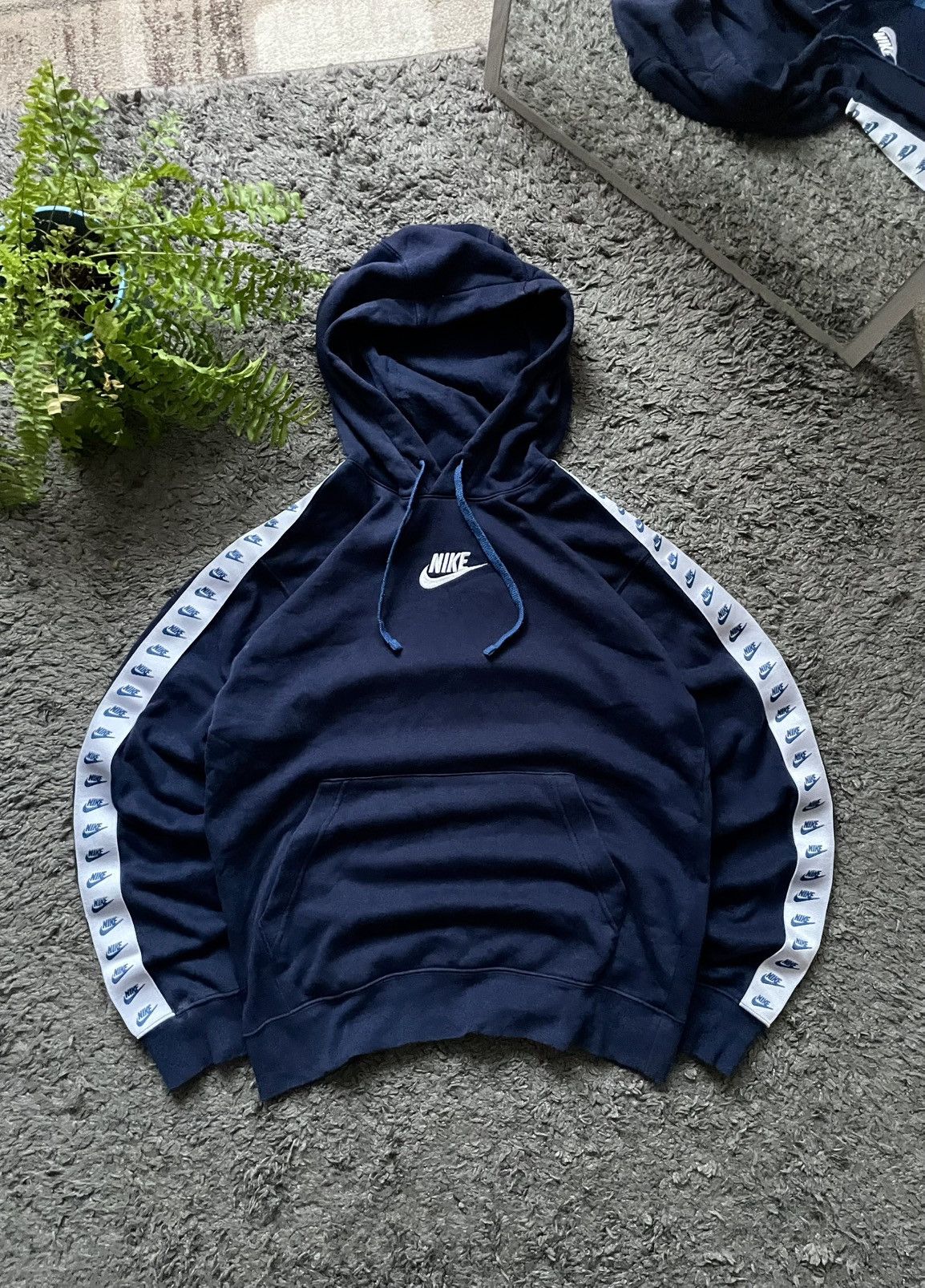 Nike × Vintage 00s Nike Hoodie Streetwear Center Logo Drill Swoosh Vintage Size US S / EU 44-46 / 1 - 1 Thumbnail