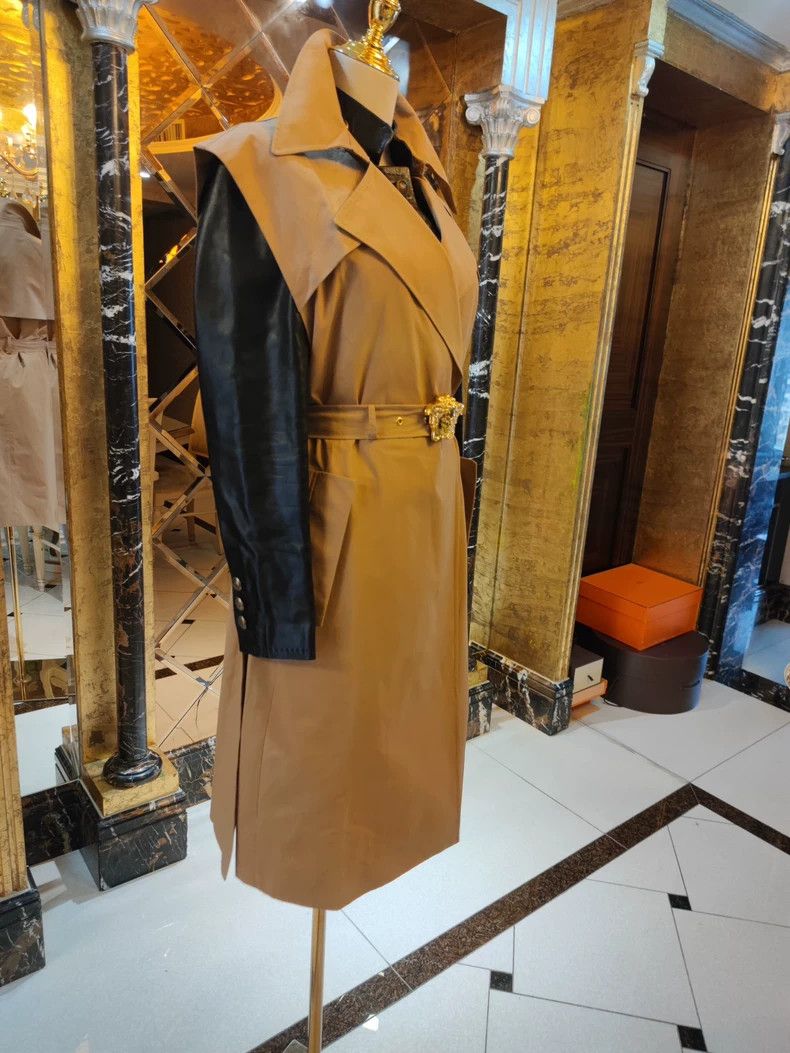 Versace Versace Rhinestone Medusa three-dimensional belt trench co Size M / US 6-8 / IT 42-44 - 3 Thumbnail