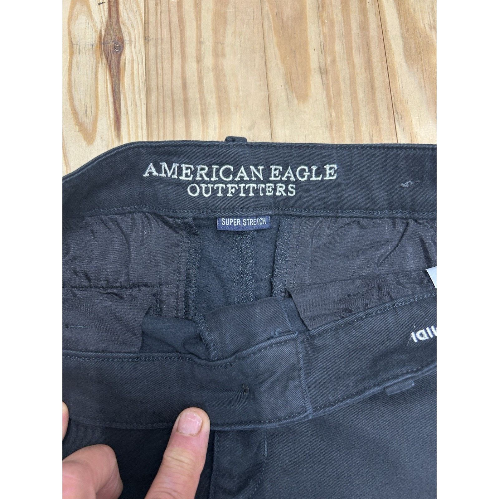 American Eagle Outfitters American Eagle Shorts Womens 8 Black Chinos Stretch 9" Size 30" / US 8 / IT 44 - 2 Thumbnail