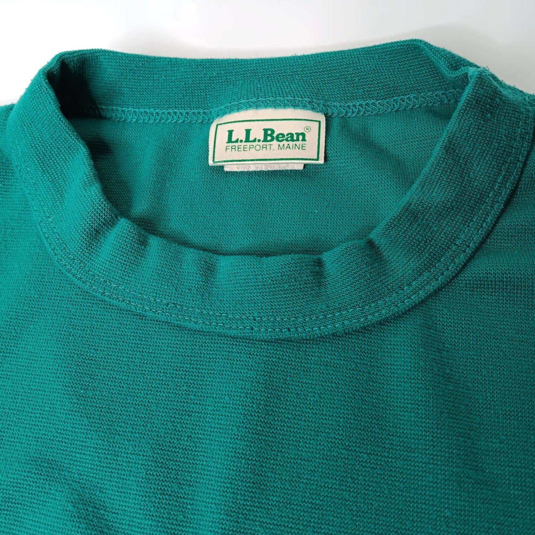 Vintage LL Bean Baselayer Shirt Men L Green Long Sleeve Polyester Lycra USA Vintage Baselayer Shirt Slim Fit Crew Neck Pullover Activewear (Shirt) Size US L / EU 52-54 / 3 - 2 Thumbnail