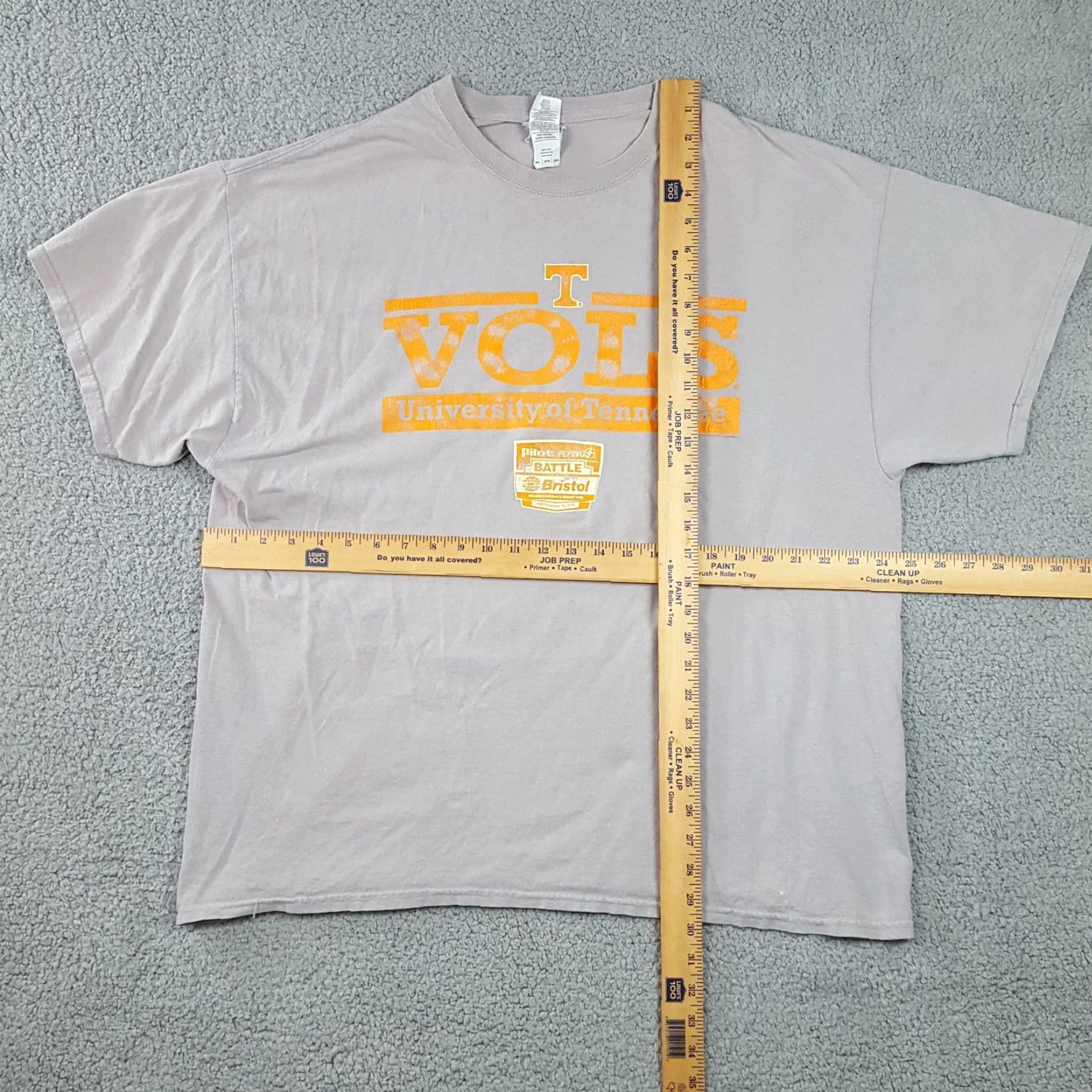 Gildan VINTAGE Tennessee Volunteers NCAA Football Shirt Men 2XL Gray Y2K Retro Grunge College Size US XXL / EU 58 / 5 - 6 Thumbnail