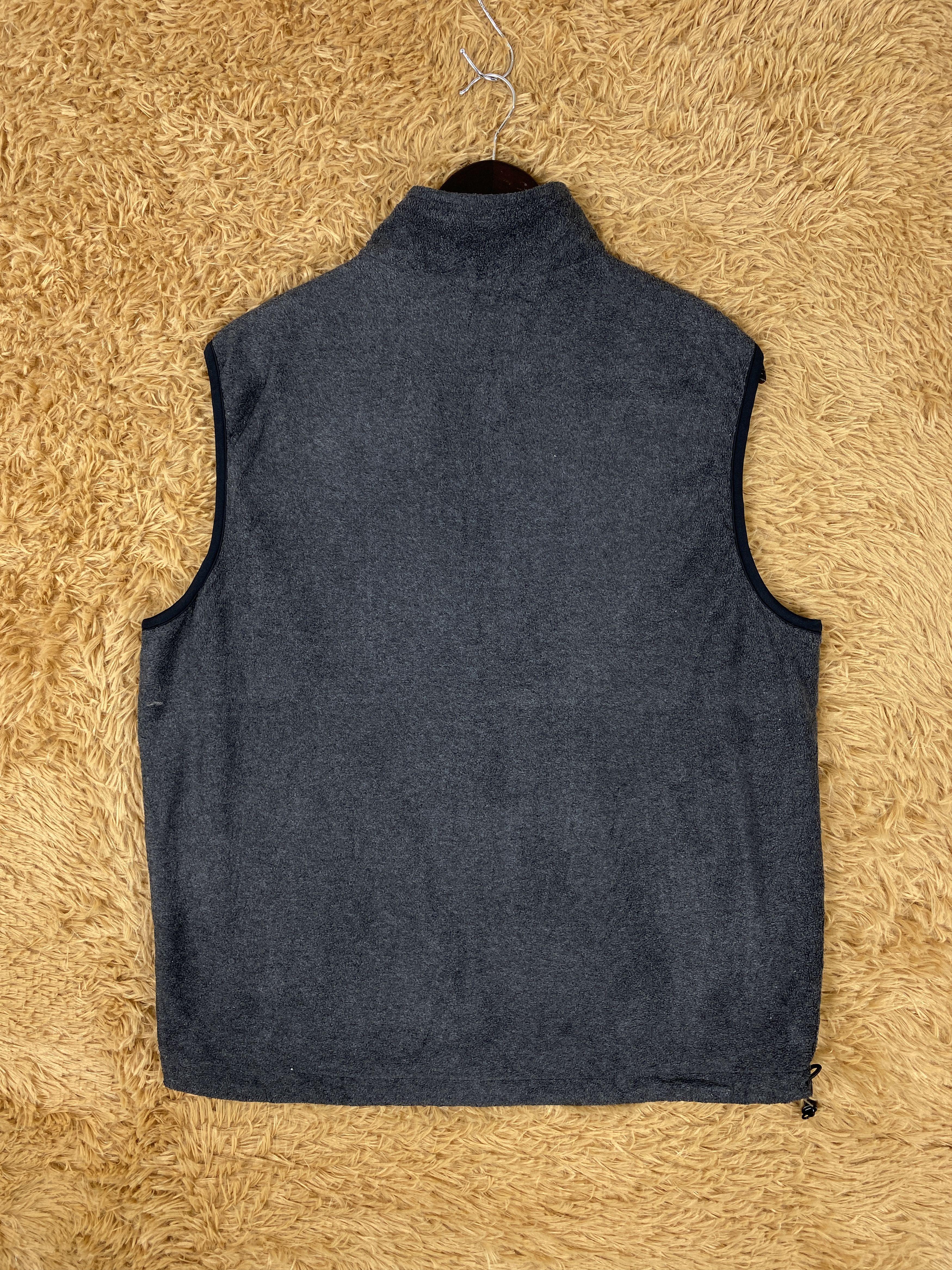 Uniqlo Vintage Uniqlo Reversible Fleece Vest Size US S / EU 44-46 / 1 - 4 Thumbnail