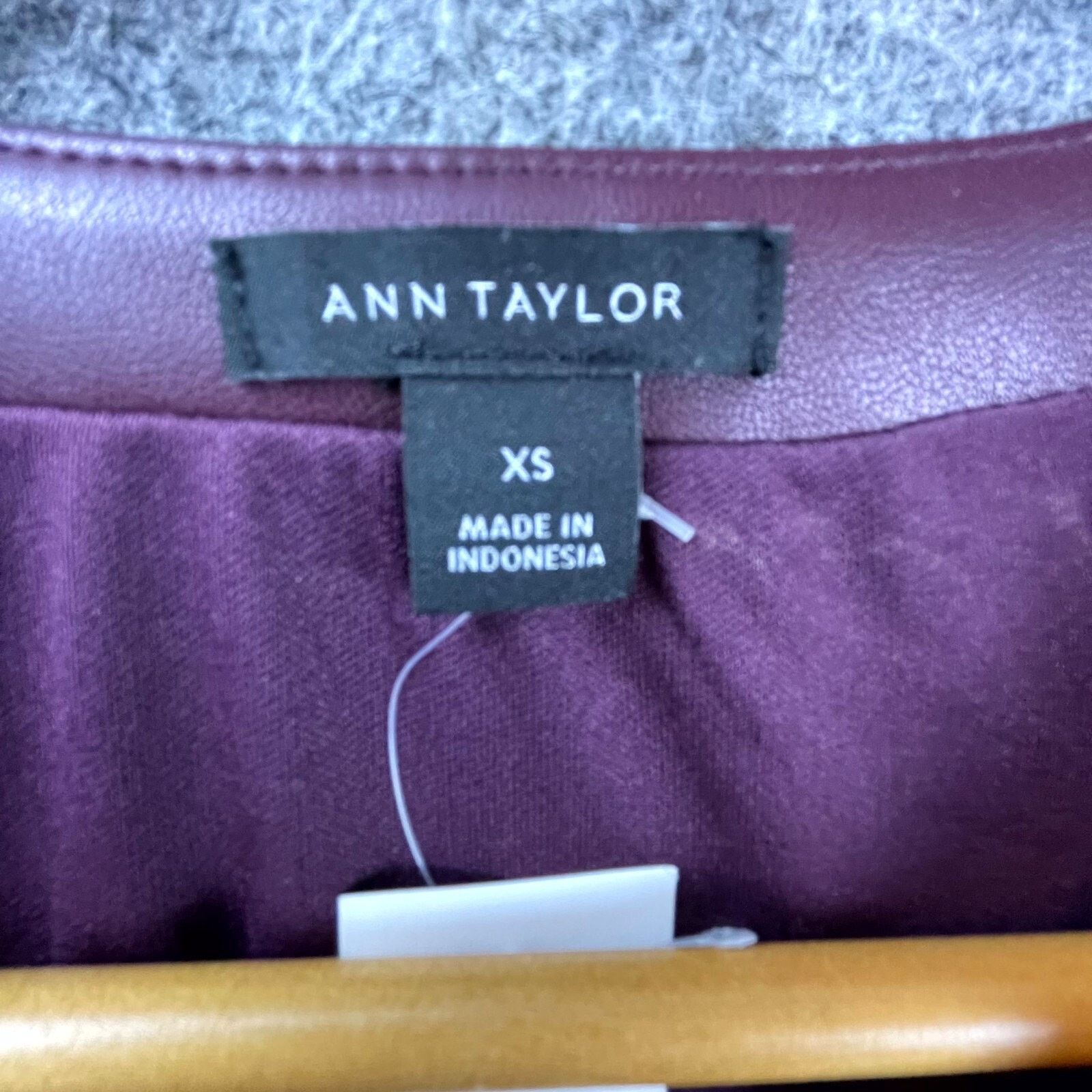 Ann Taylor Ann Taylor Faux Leather Top Womens XS Office Moto Steampunk Size XS / US 0-2 / IT 36-38 - 3 Thumbnail