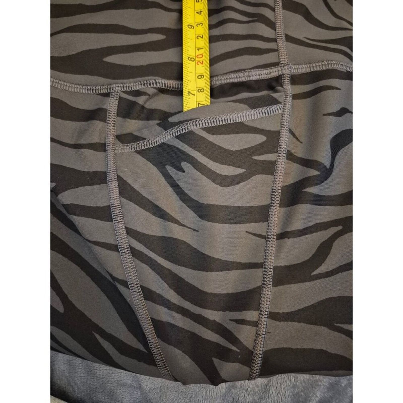 Old Navy Old Navy Active Powersoft 7/8 Side-Pocket Leggings - Size M Size 30" / US 8 / IT 44 - 3 Thumbnail