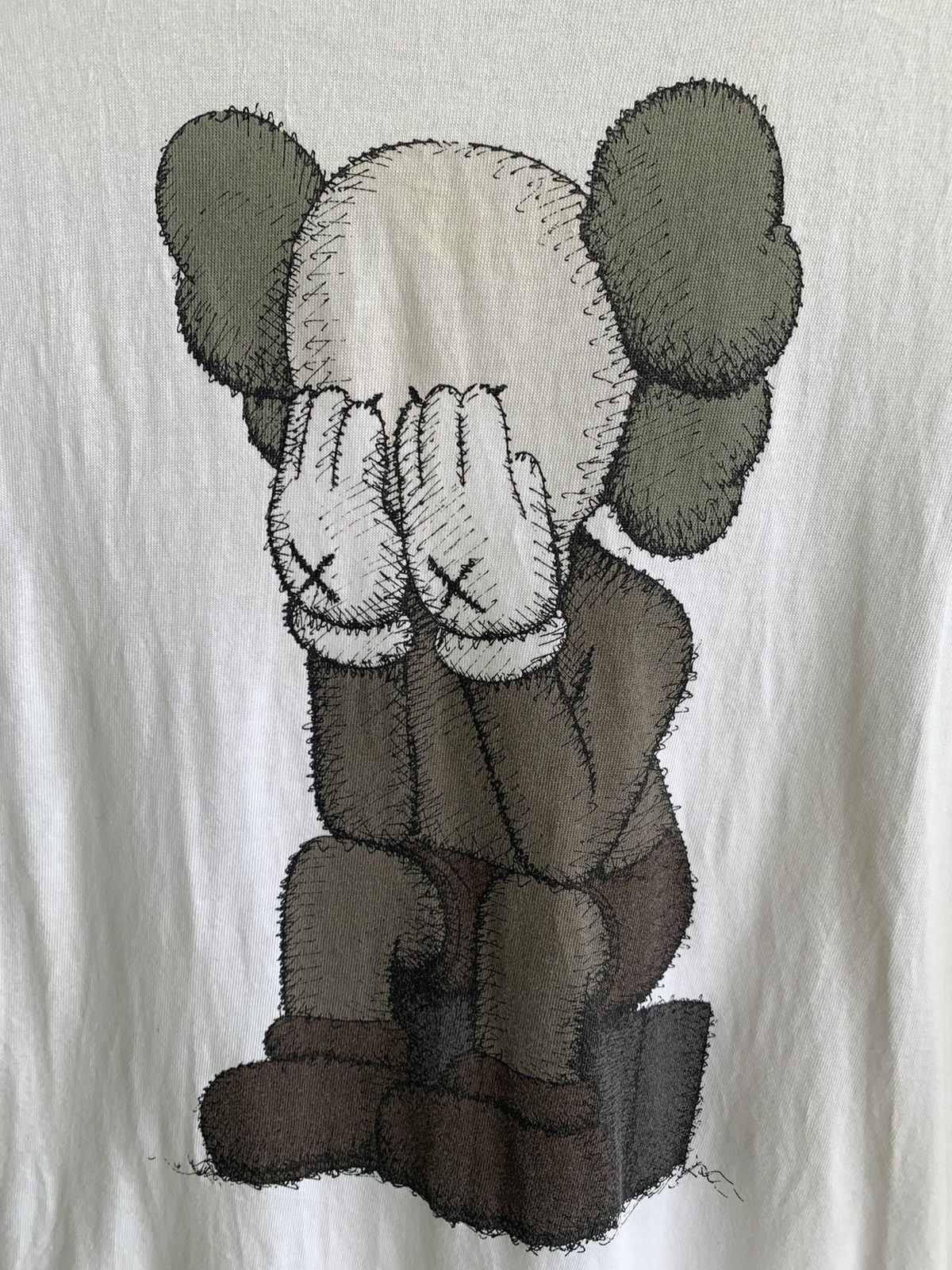 Kaws Kaws Uniqlo Shirt Size US L / EU 52-54 / 3 - 5 Thumbnail