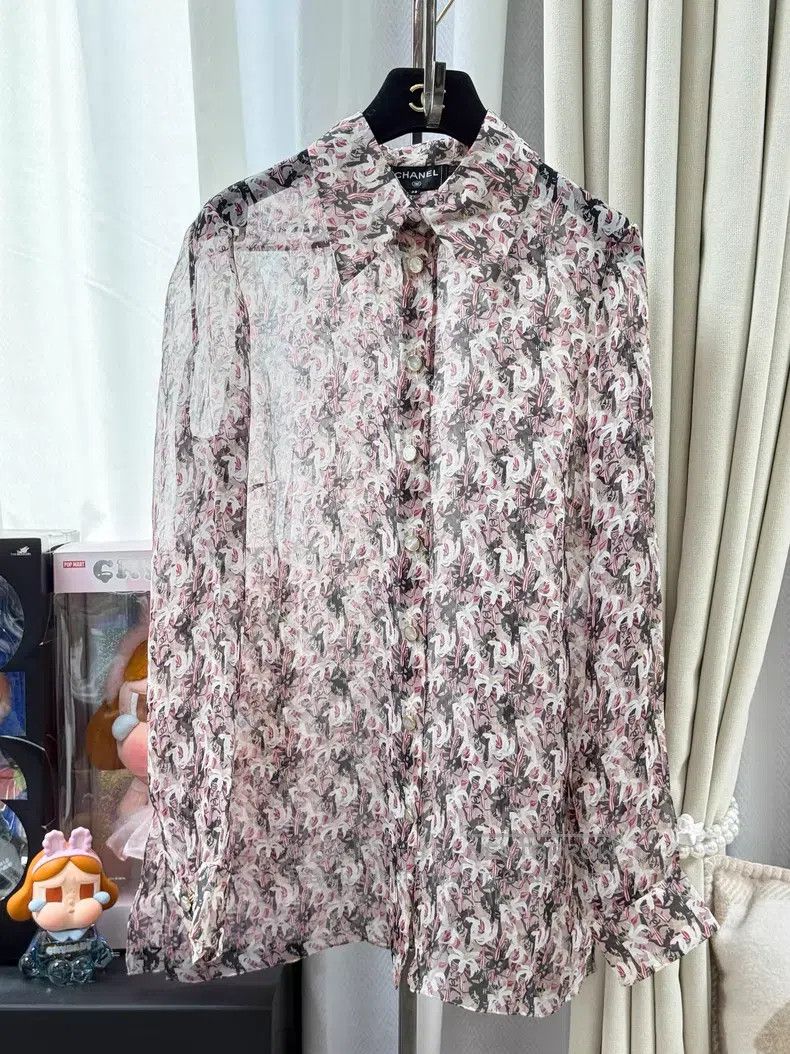 Chanel Chanel Lily pink full-print double C-print silk long-sleev Size XS / US 0-2 / IT 36-38 - 1 Thumbnail