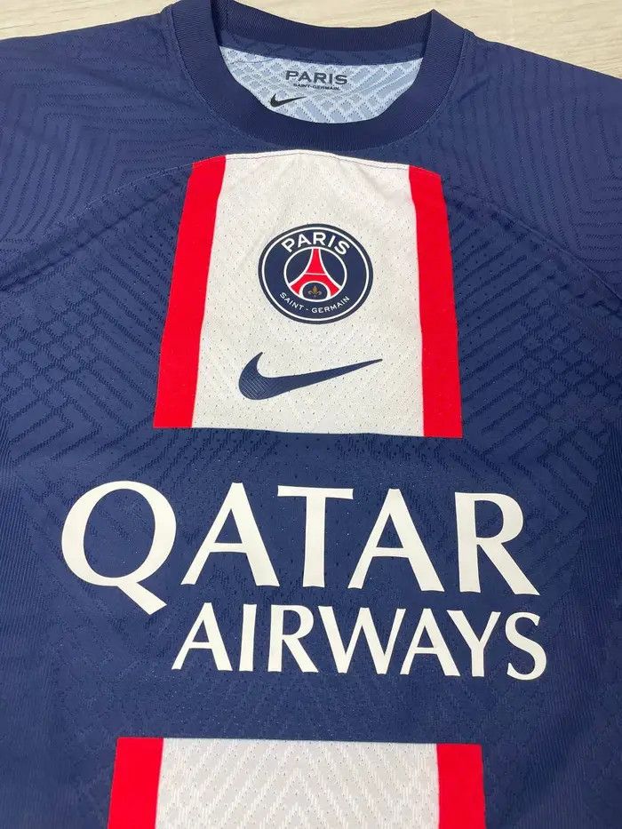 Nike PARIS SAINT-GERMAIN 2022 2023 Mbappe #7 Player Issue Jersey Size US S / EU 44-46 / 1 - 3 Thumbnail