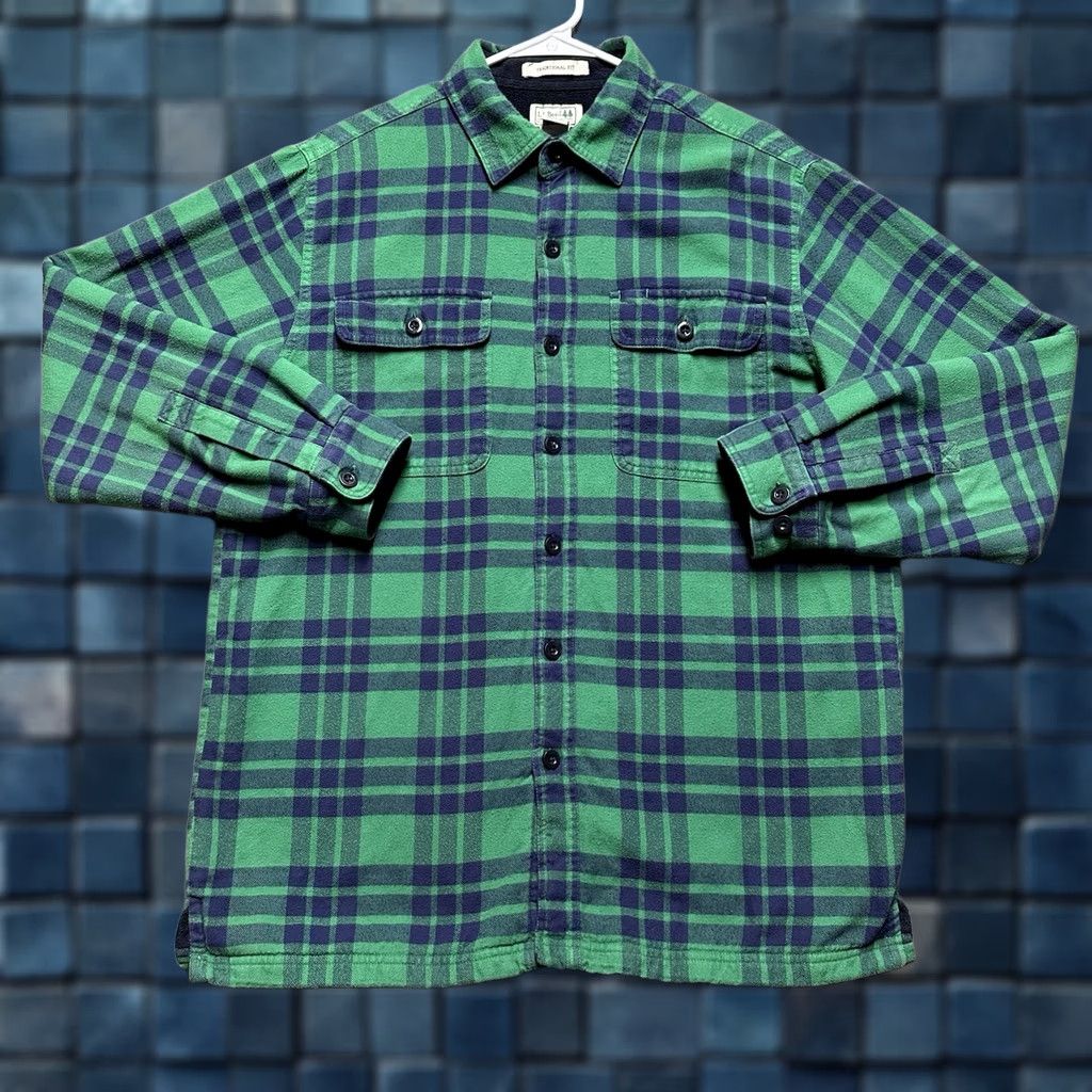 Vintage LL Bean Shirt Mens M Green Purple Plaid Fleece Lined Flannel Traditional Fit Shacket Size US M / EU 48-50 / 2 - 1 Thumbnail