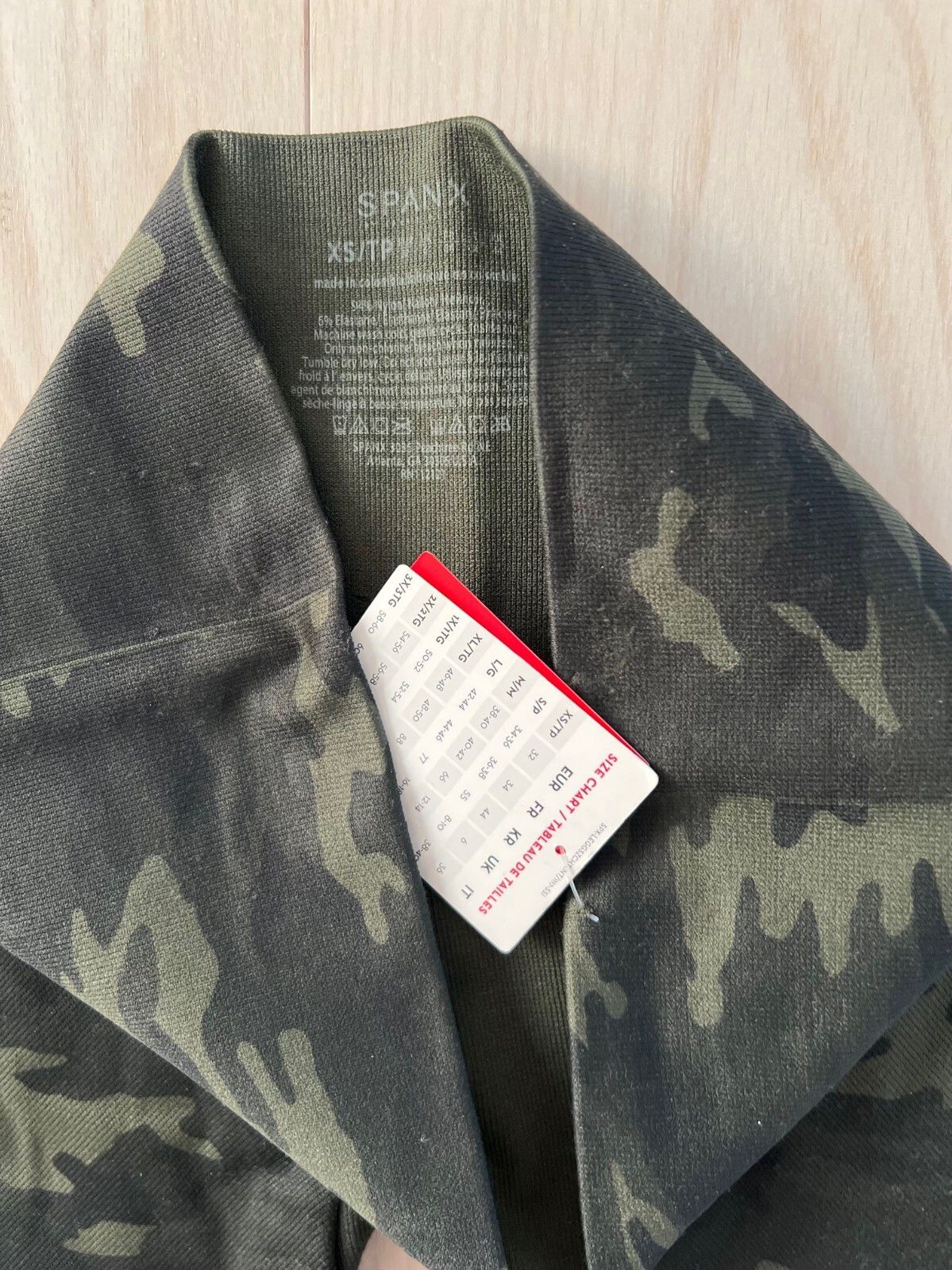 Spanx SPANX FL3515 Look at Me Now Leggings Green Camo ( XS ) Size 24" / US 00 / IT 34 - 3 Thumbnail
