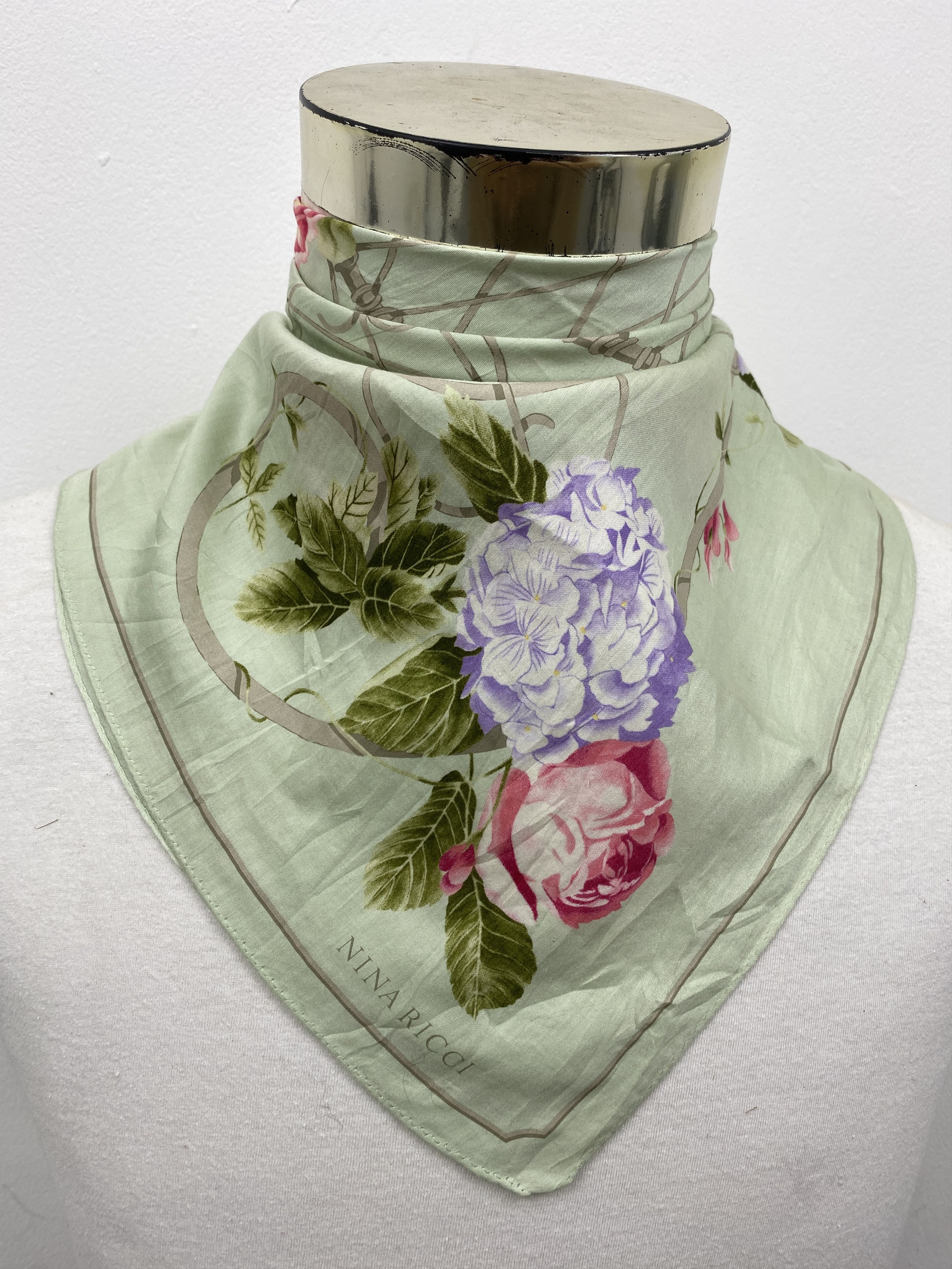 Japanese Brand Nina Ricci Handkerchief / Neckerchief / Bandana HKC0641 Size ONE SIZE - 1 Thumbnail
