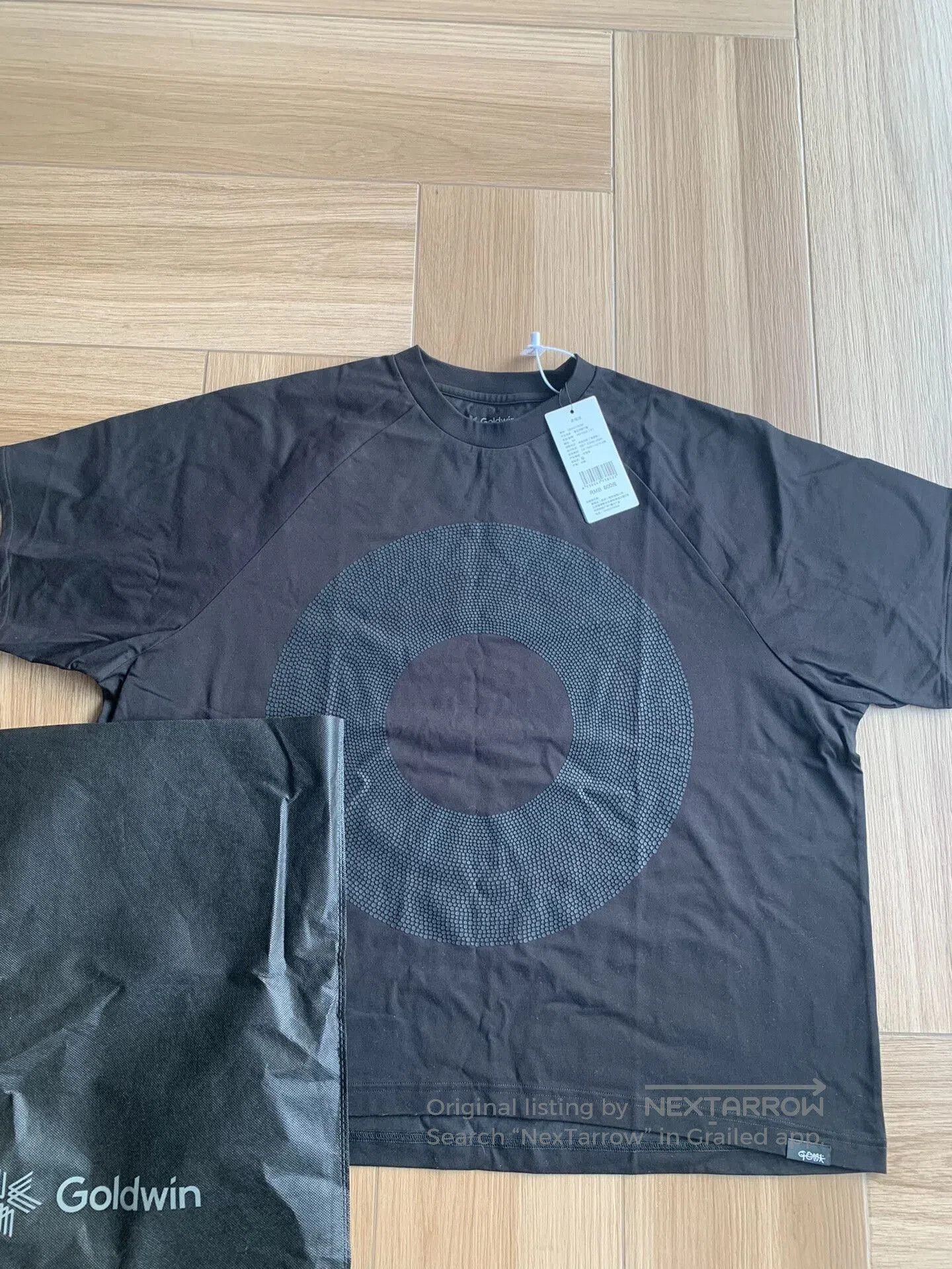 Goldwin black short sleeve t. Size US L / EU 52-54 / 3 - 1 Thumbnail
