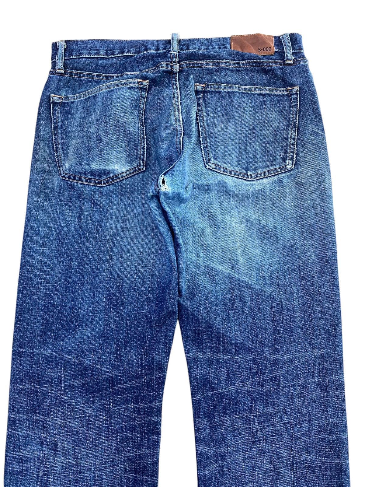 Uniqlo Uniqlo Blue Faded Wash Style Loose Jeans Size US 32 / EU 48 - 4 Thumbnail