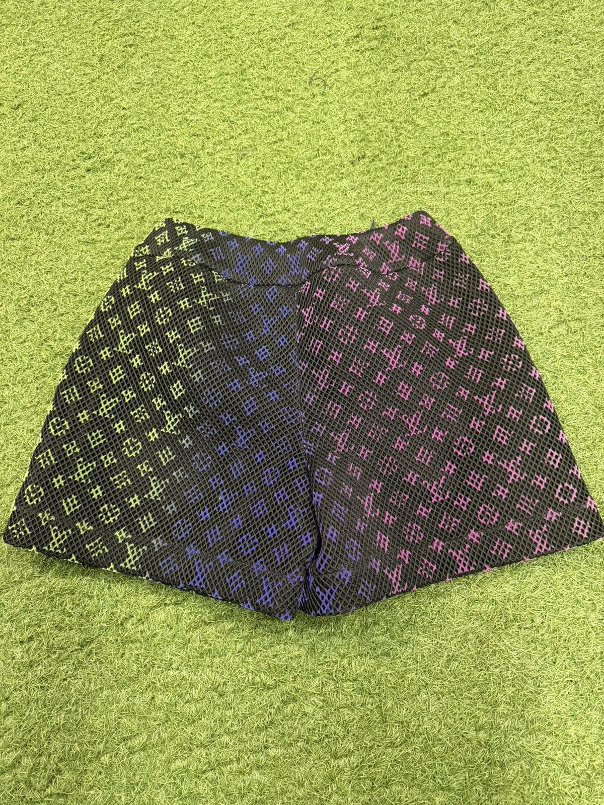 Louis Vuitton Louis Vuitton Monogram Mesh Shorts Size US 32 / EU 48 - 2 Thumbnail