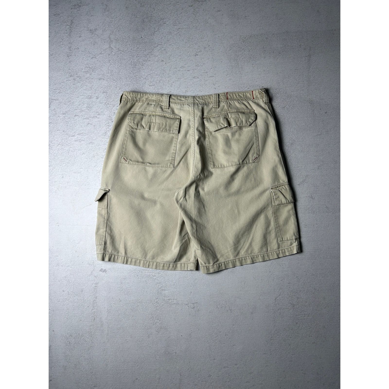 Guess Vintage 90s Guess Beige Cargo Shorts - Men's 40Wx11L Size US 40 / EU 56 - 2 Thumbnail