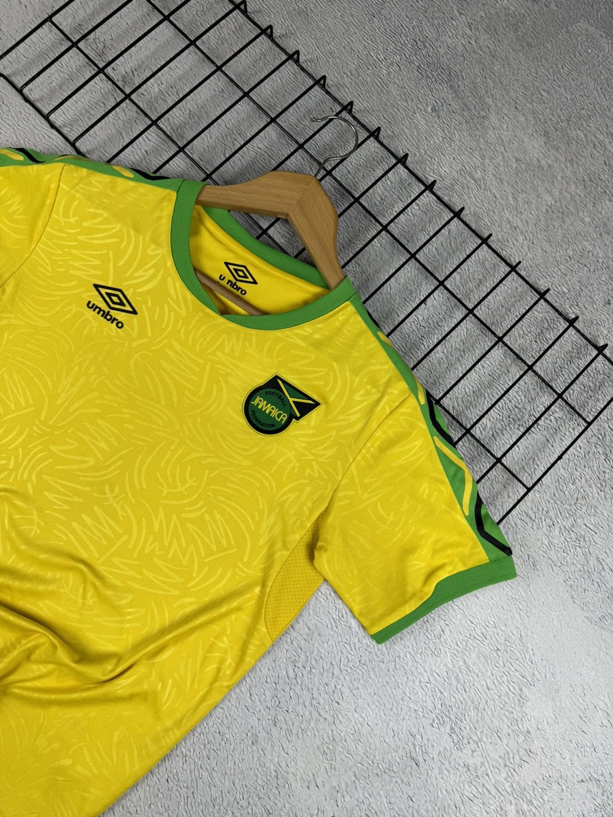 Umbro × Vintage Vintage Jamaica National Team 2018 Umbro Jersey Size US S / EU 44-46 / 1 - 2 Thumbnail