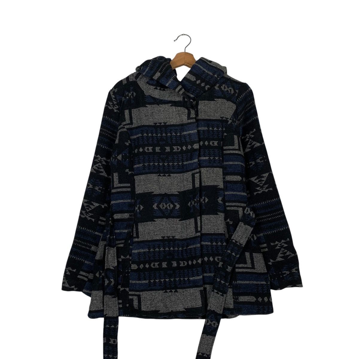 Japanese Brand Japanese Brand Charlotte Russe Aztech Hooded Jacket Size L / US 10 / IT 46 - 1 Thumbnail