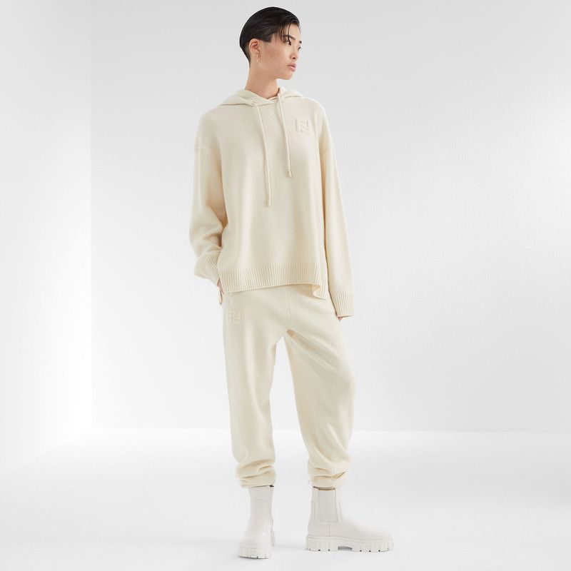 Fendi o1B3y1r0326 Jogger in White Size 36" / US 14 / IT 50 - 4 Thumbnail