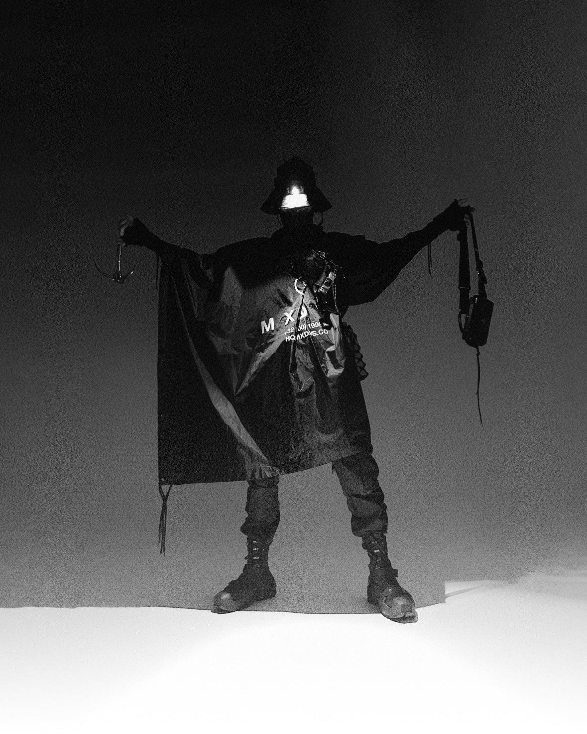 MXDVS MXDVS Essential Logo Poncho Size US L / EU 52-54 / 3 - 1 Thumbnail