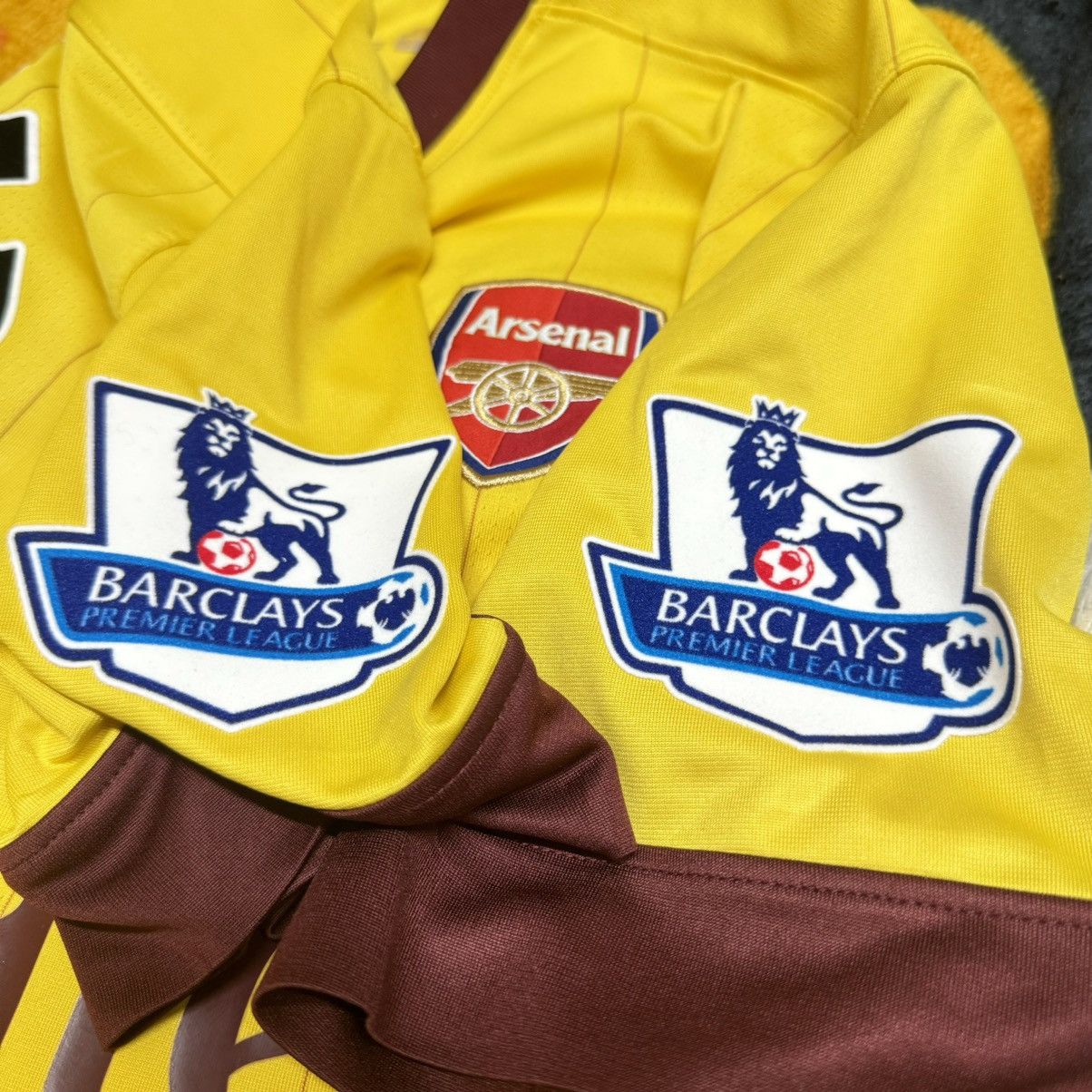 Nike Arsenal 10/11 away shirt #52 Bendtner Size US M / EU 48-50 / 2 - 5 Thumbnail