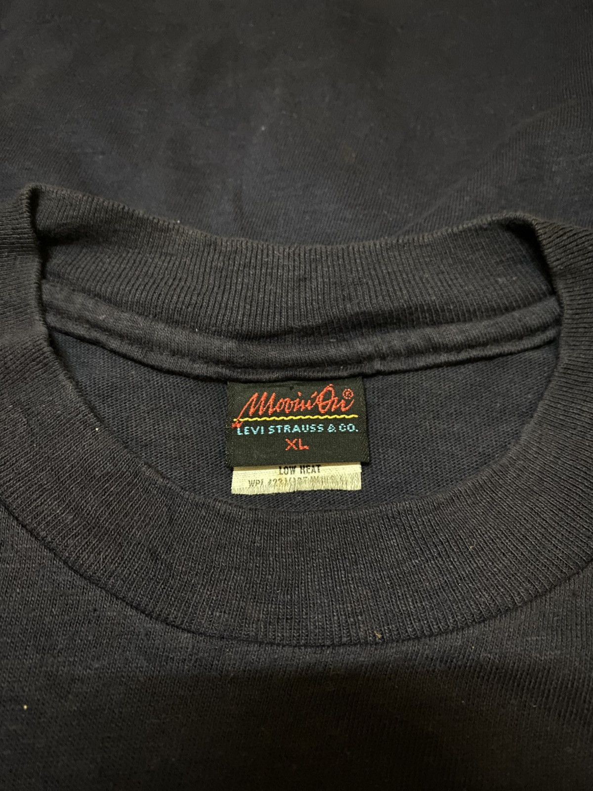 Levi's Rare! Vintage 80s Levi’s Movin On Punk Rocker Style T Shirt Size US XL / EU 56 / 4 - 4 Thumbnail