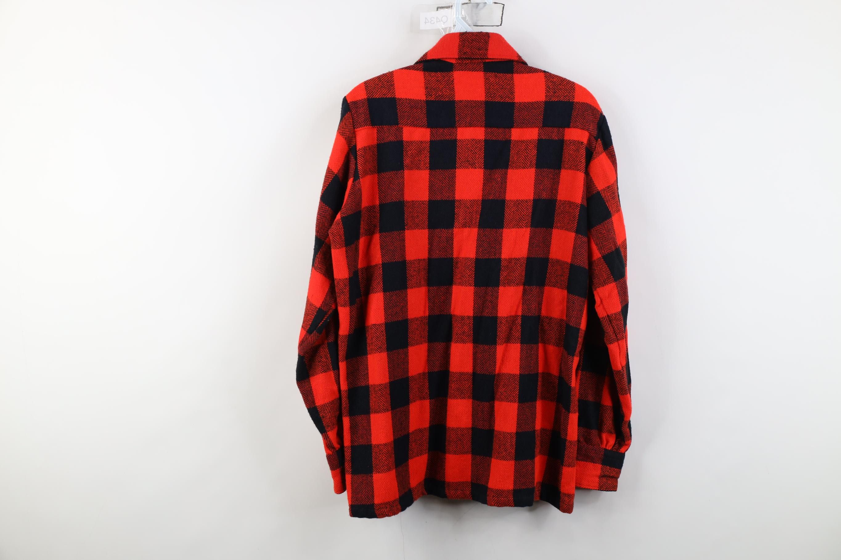 Vintage Vintage 70s Streetwear Plaid Knit Board Button Shirt Red Size US S / EU 44-46 / 1 - 12 Thumbnail