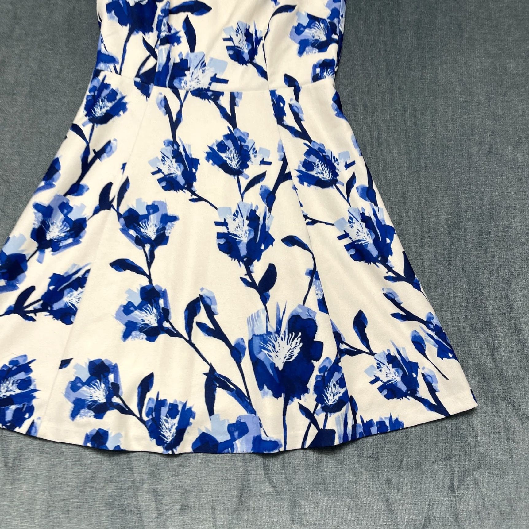 Vintage VINTAGE Eliza J Fit & Flare Soft Dress Womens 6 White Blue Floral Lined Party Wear Size M / US 6-8 / IT 42-44 - 2 Thumbnail