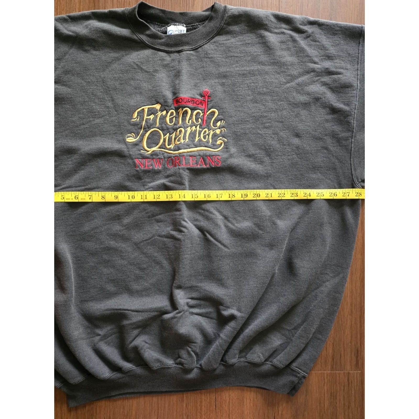 Vintage VINTAGE Port and Company Black Embroidered Sweatshirt 3XL Louisian a New Orleans French Quarter 1990s Mens Womens Girls Boys Womens Size US XXL / EU 58 / 5 - 3 Thumbnail