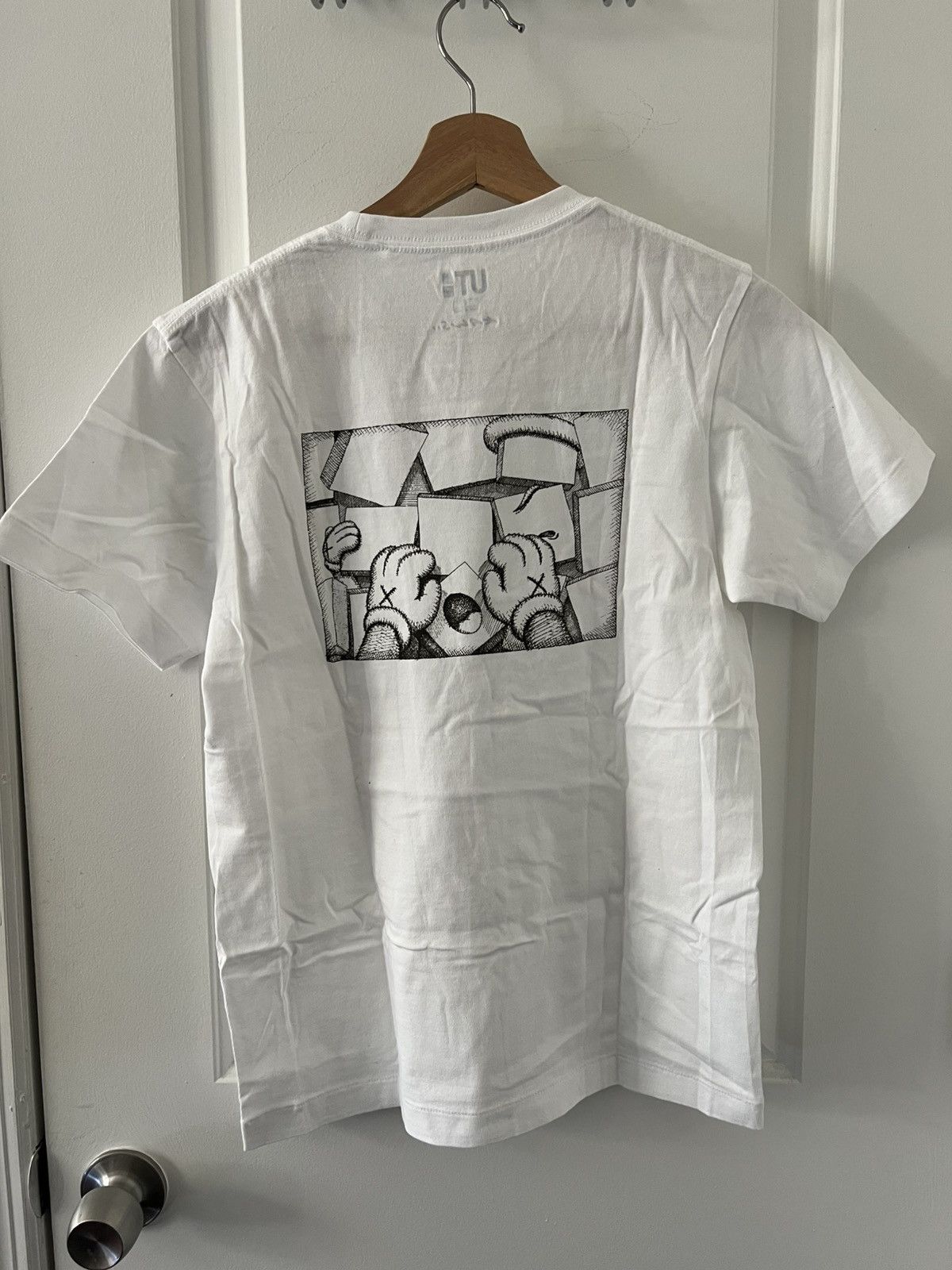 Kaws × Uniqlo SS16 Kaws x Uniqlo XX Pocket T shirt Size US XS / EU 42 / 0 - 5 Thumbnail