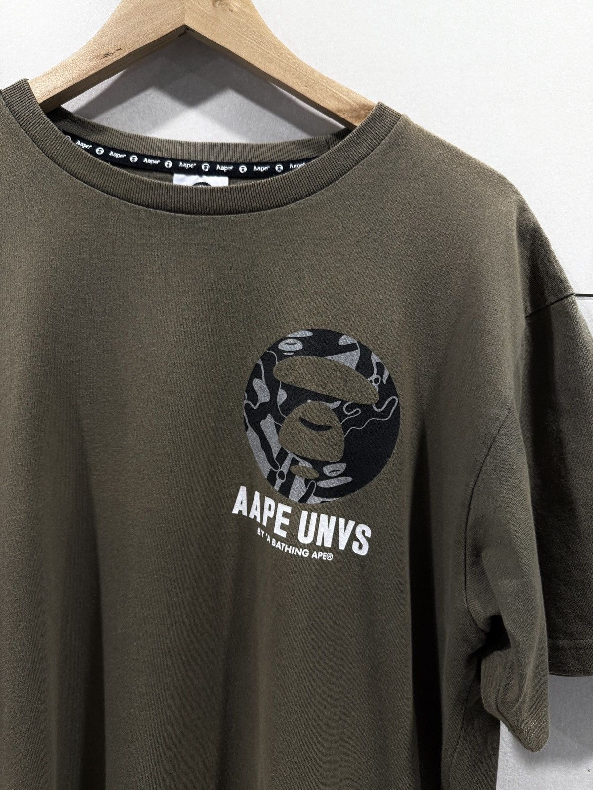 Aape AAPE UNIVERSE UNVS REFLECTIVE CAMO TEE OLIVE XL LOGO GRAPHIC Size US XL / EU 56 / 4 - 4 Thumbnail