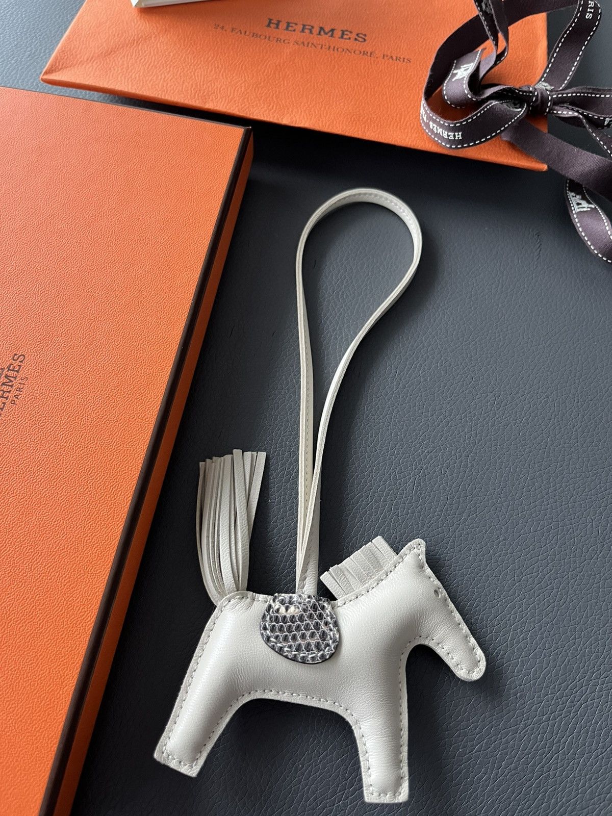 Hermes Super Rare Hermes Ombré Lizard PM Rodeo Charm Brand New Size ONE SIZE - 2 Thumbnail