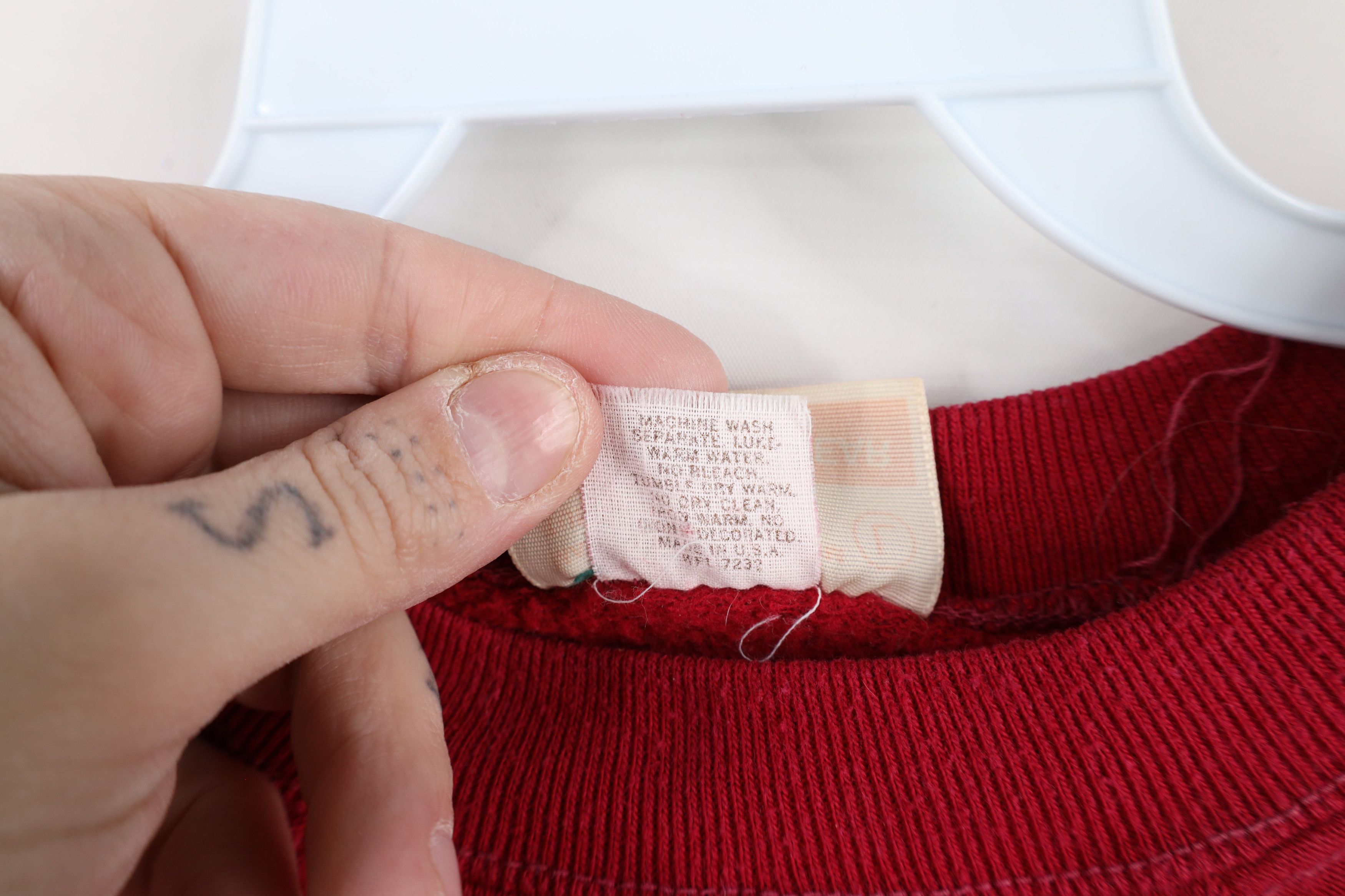 Vintage Vintage 70s Streetwear Raglan Crewneck Sweatshirt Red USA Size US L / EU 52-54 / 3 - 9 Thumbnail