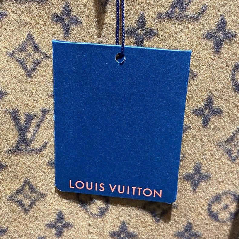 Louis Vuitton Louis Vuitton Camel presbyopic full print bathrobe coat Size XXS / US 00 / IT 34 - 7 Thumbnail