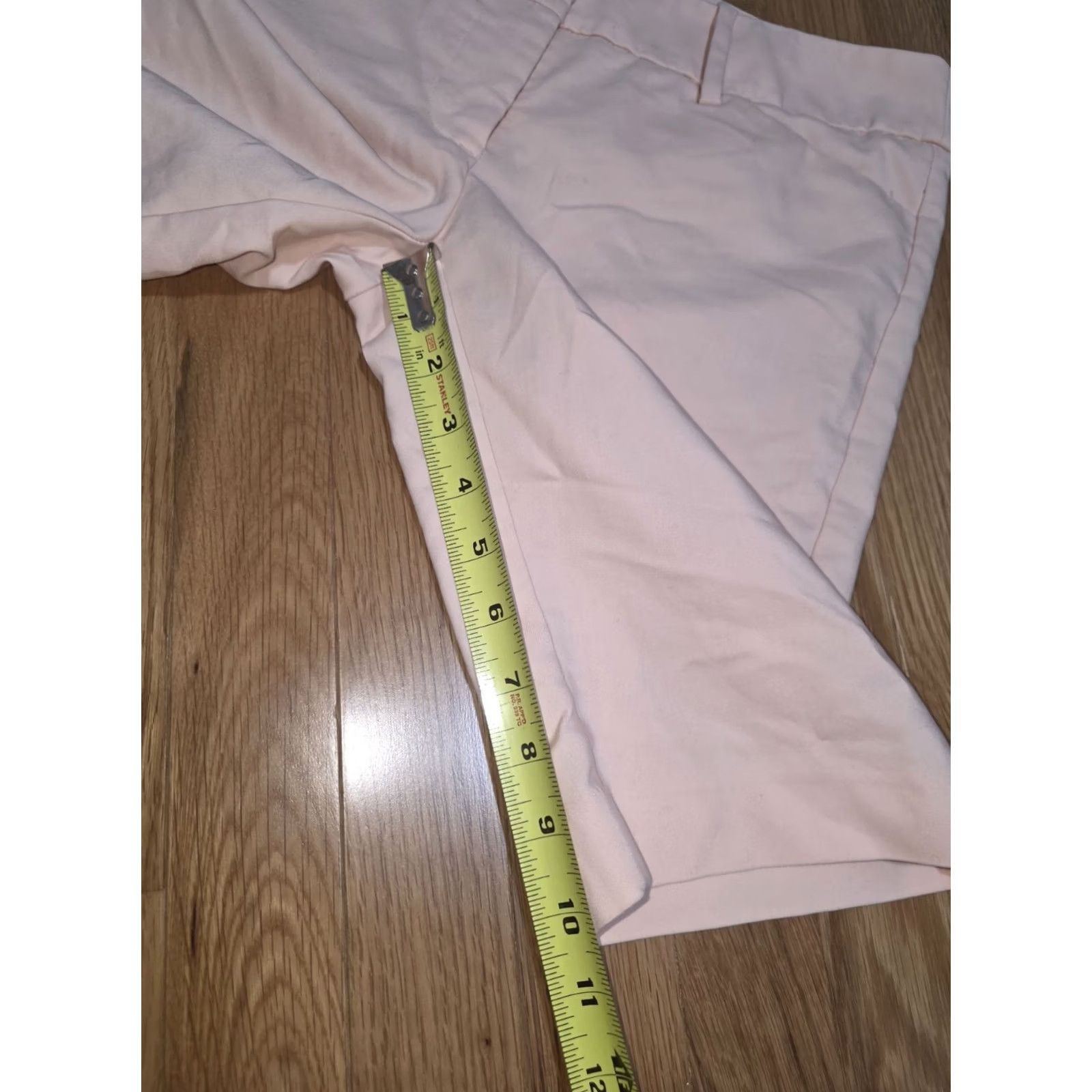 Mossimo Mossimo Women's Bermuda Shorts 0 Light Pink Khaki Knee Long Inseam 12in Regular Stretch Button Flat Front Solid Mens? Size 25" / US 0 / IT 36 - 7 Thumbnail