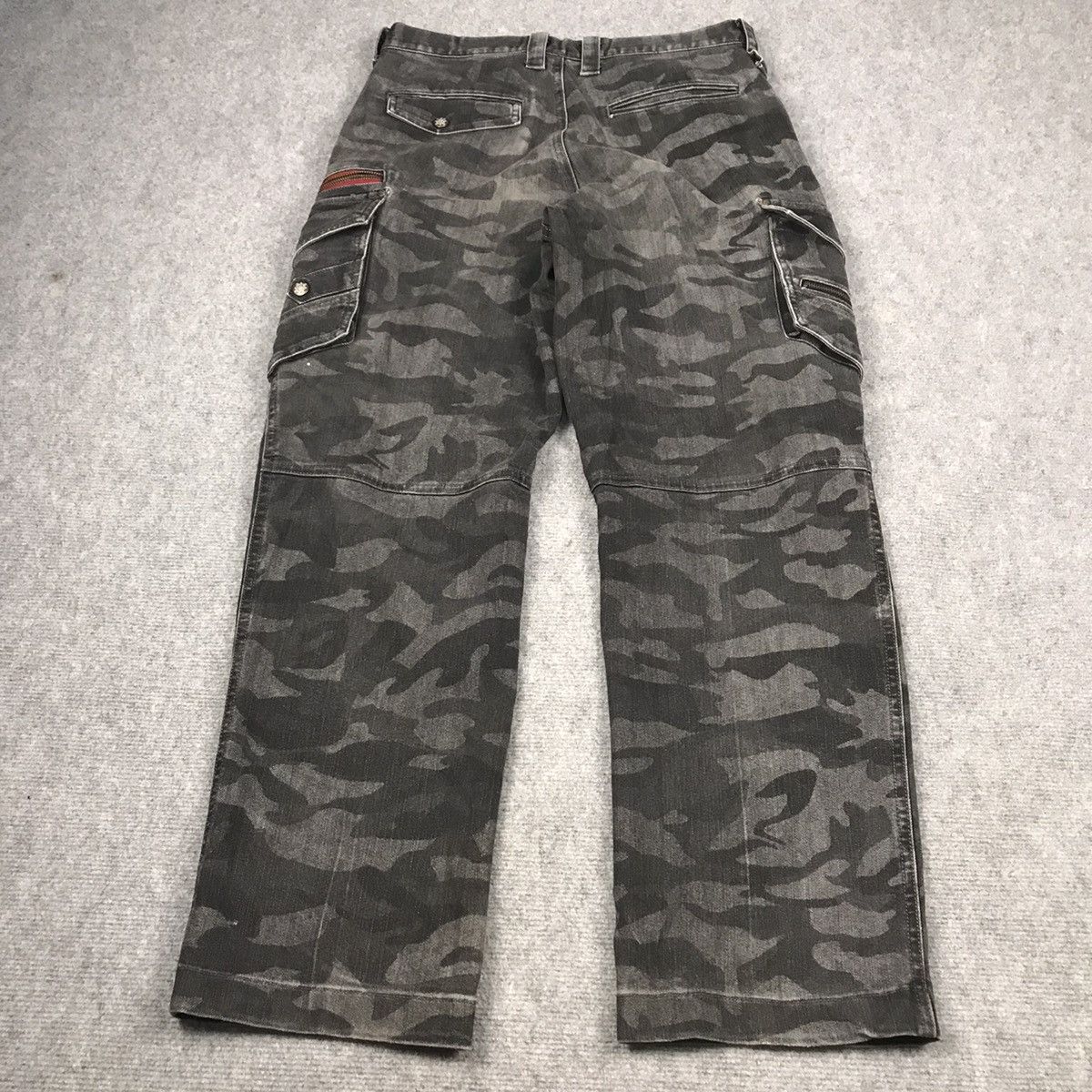 Japanese Brand JAPANESE CARGO POCKET BLACK CAMO FADED PANTS Size US 30 / EU 46 - 8 Thumbnail