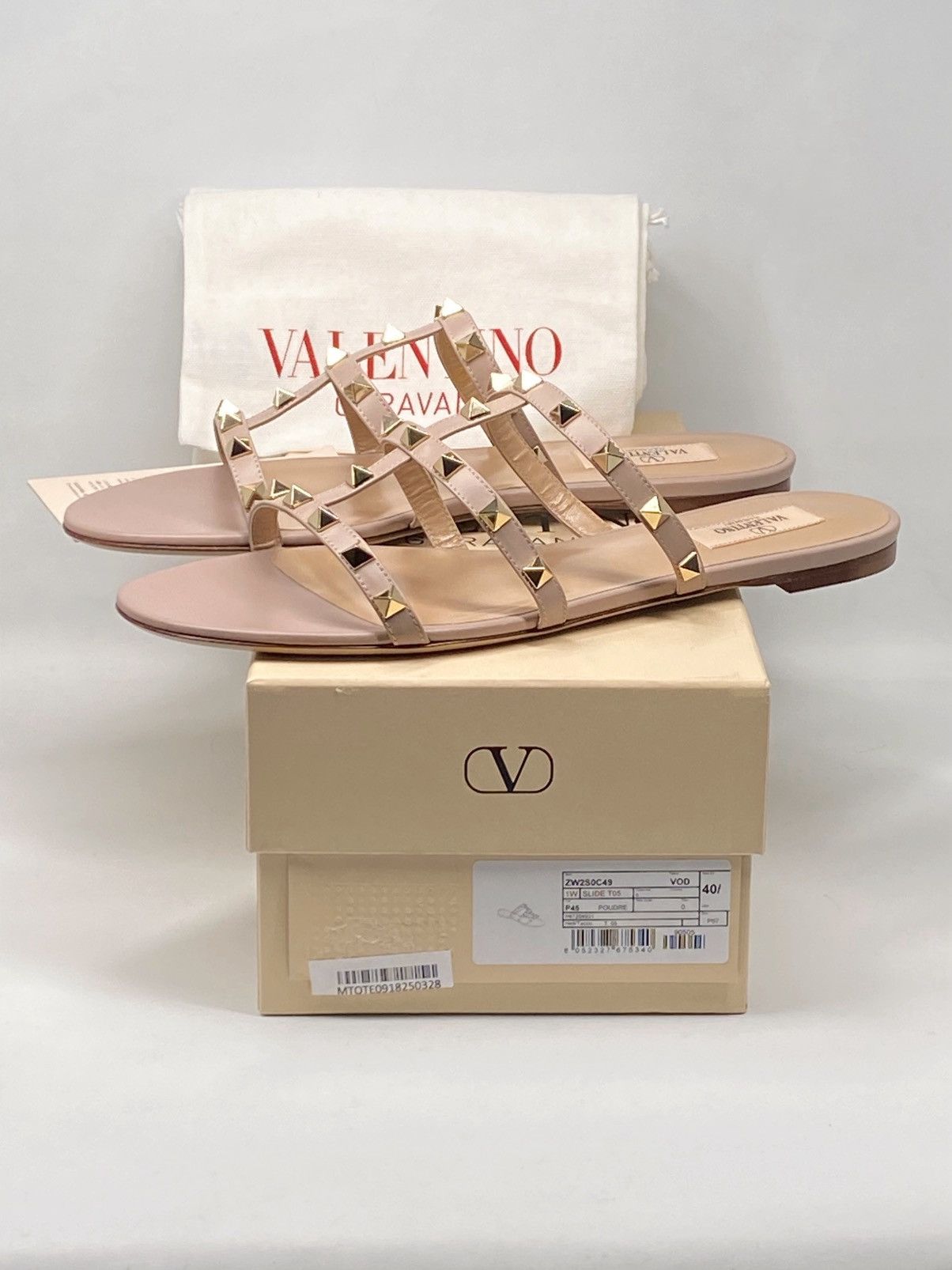 Valentino Valentino Garavani Rockstud Slide Sandal size 40.5 Size US 10.5 / IT 40.5 - 11 Thumbnail