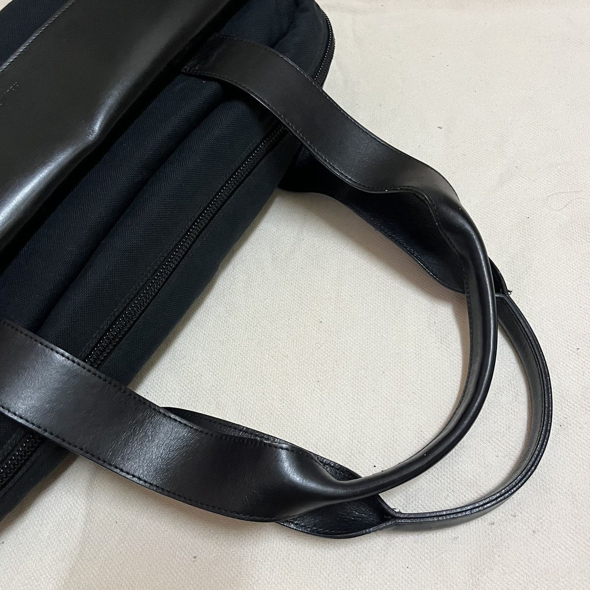 Helmut Lang × Japanese Brand × Vintage Authentic Helmut Lang Leather Shoulder Bag Size ONE SIZE - 6 Thumbnail