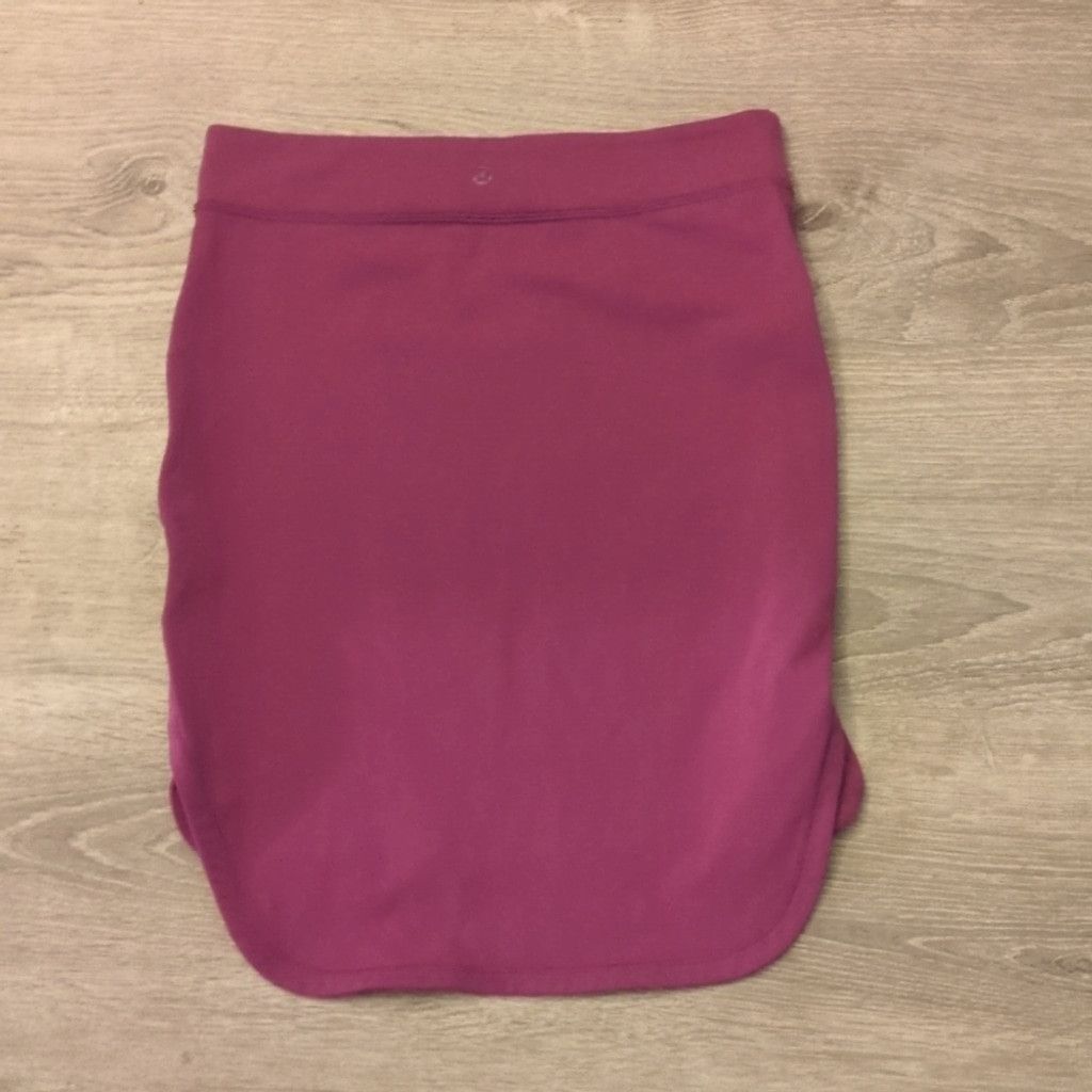 Lululemon Lululemon City SkirtRegal Plum size 6 Size 28" / US 6 / IT 42 - 6 Thumbnail