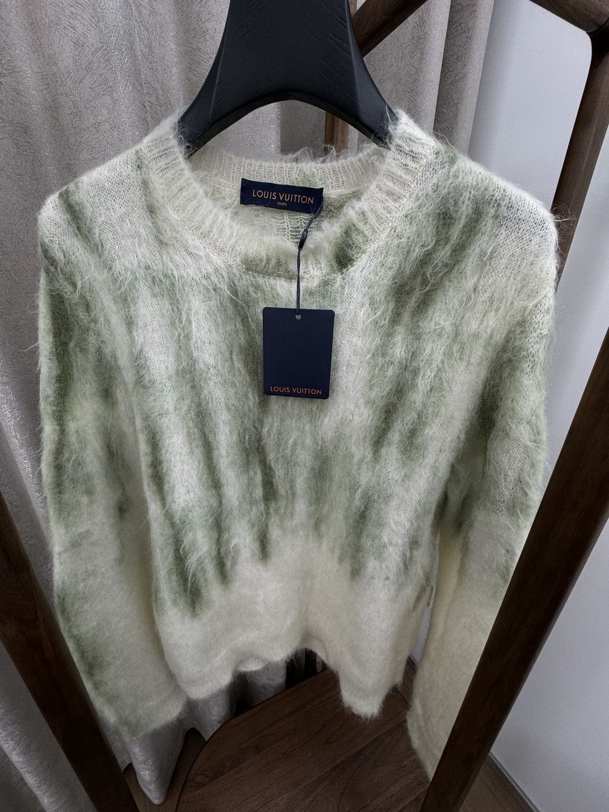 Louis Vuitton Louis Vuitton White/Green Mohair Knit Sweater Size US S / EU 44-46 / 1 - 1 Thumbnail