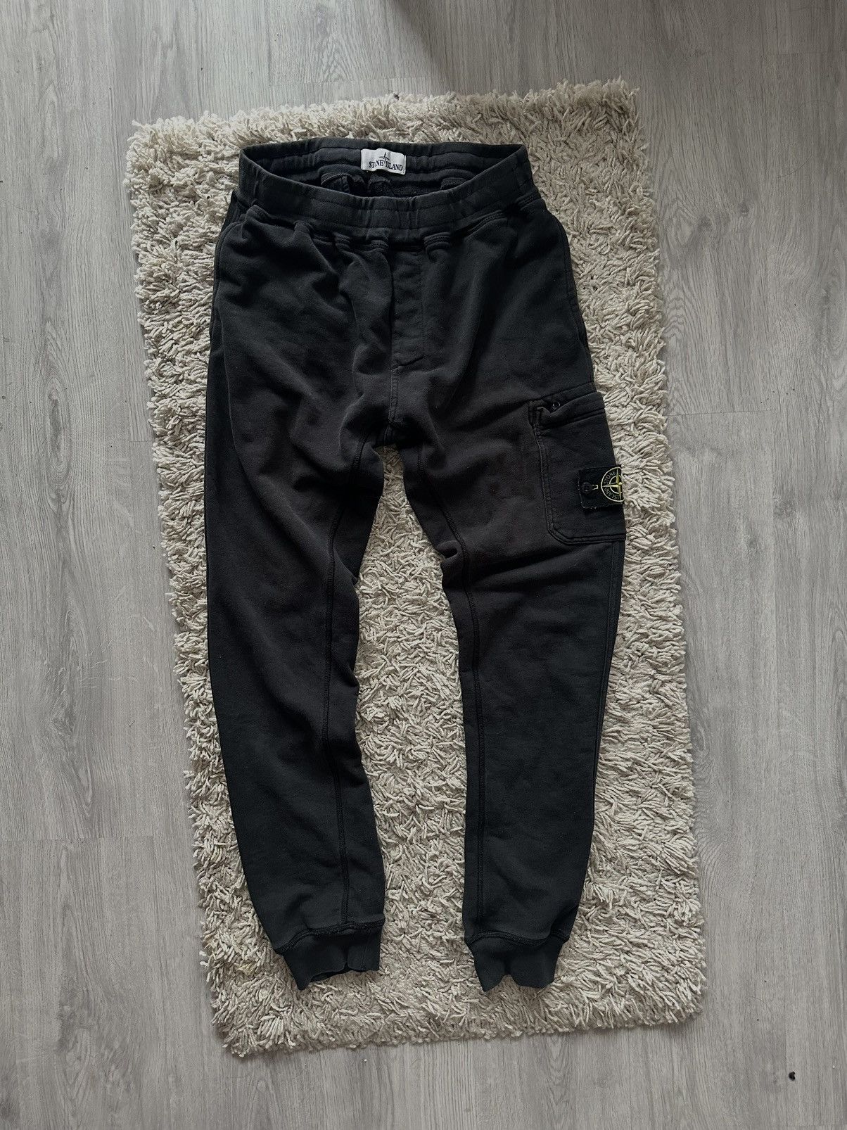 Stone island sweatpants sizing hotsell