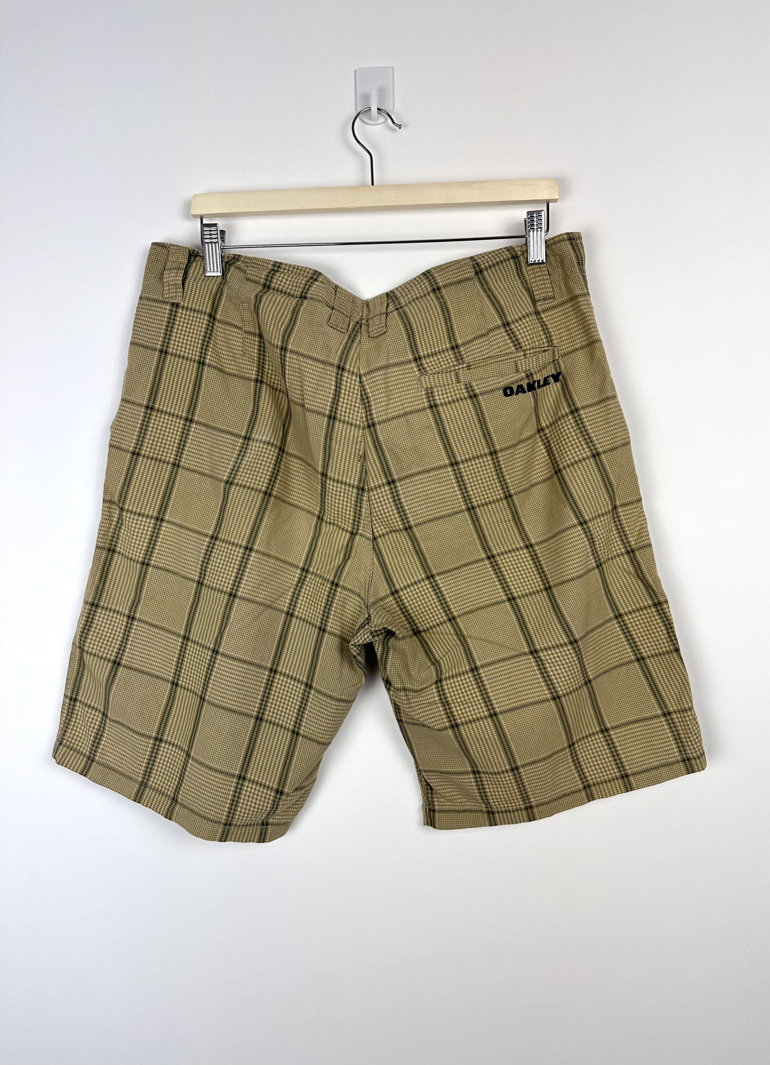 Oakley Vintage Oakley mens checked shorts Size US 34 / EU 50 - 5 Thumbnail