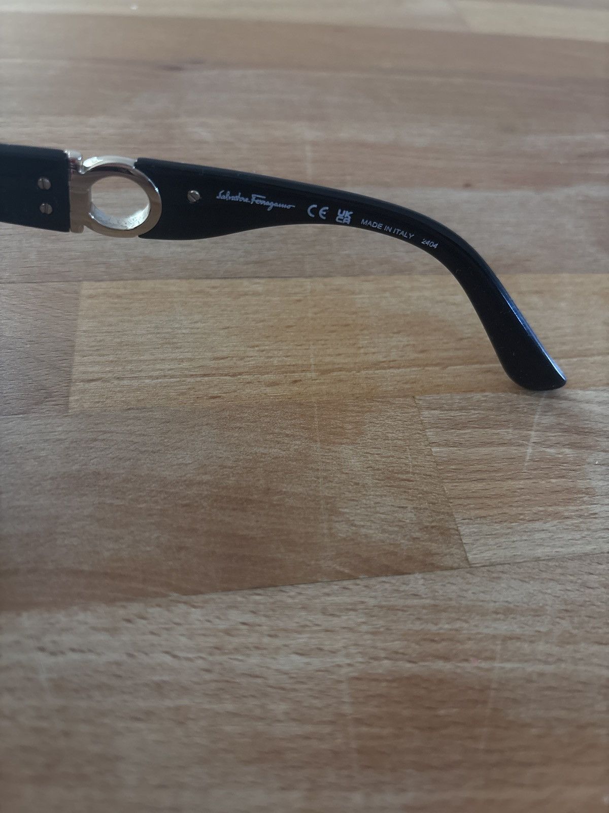 Salvatore Ferragamo black and gold ferragamo sunglasses Size ONE SIZE - 1 Thumbnail