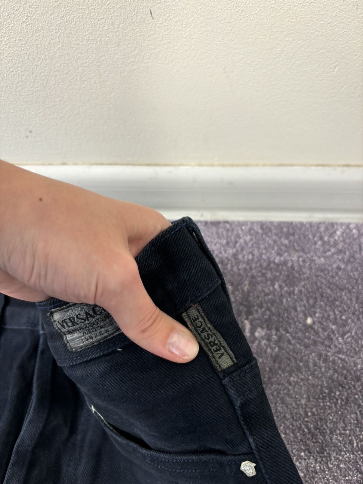 Versace Jeans Couture Vintage Versace Jeans Couture Women’s Navy Blue Flared Jeans Size 28" / US 6 / IT 42 - 7 Thumbnail