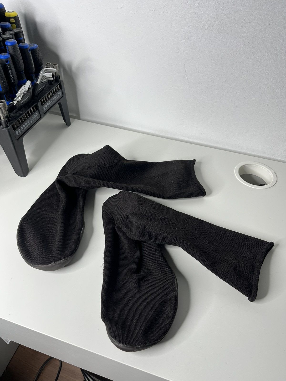 Yeezy YZY PODS Size US 10 / EU 43 - 2 Thumbnail