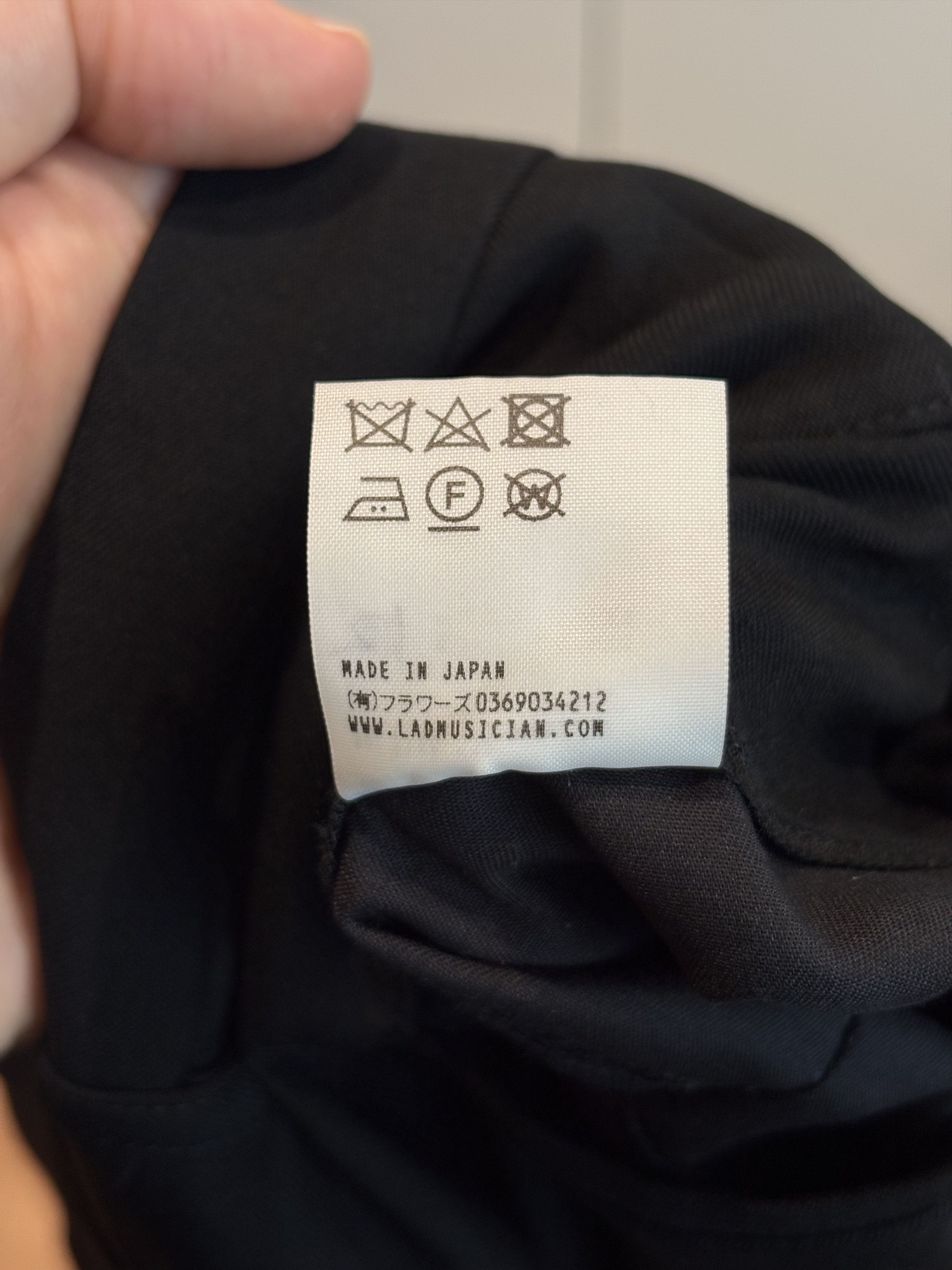 Lad Musician Wool Gabardine 2-Tuck Wide Slacks (Nano Black), 44 Size US 30 / EU 46 - 4 Thumbnail