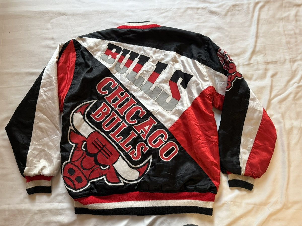 NBA Vintage Chicago Bulls Satin coach Jacket Size US XL / EU 56 / 4 - 2 Thumbnail