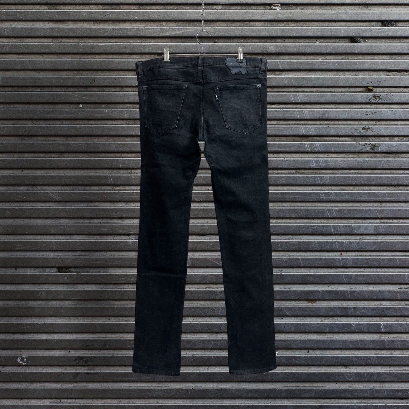 Number (N)ine NUMBER NINE FW06 NOIR COATED BLACK PAIN DENIM JEANS