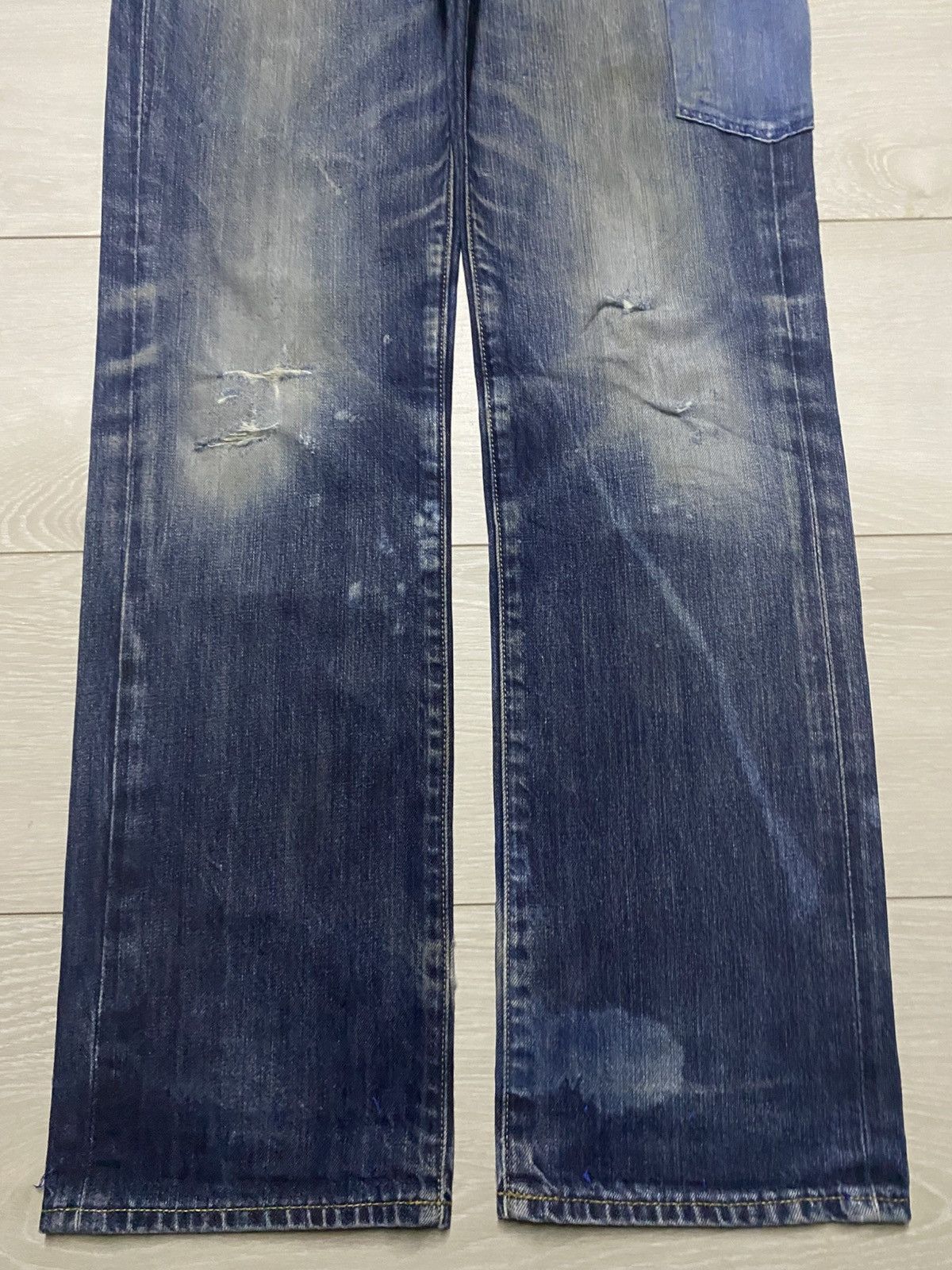 Uniqlo Vintage Uniqlo Mud Wash Distressed Loose Jeans Size US 31 - 5 Thumbnail