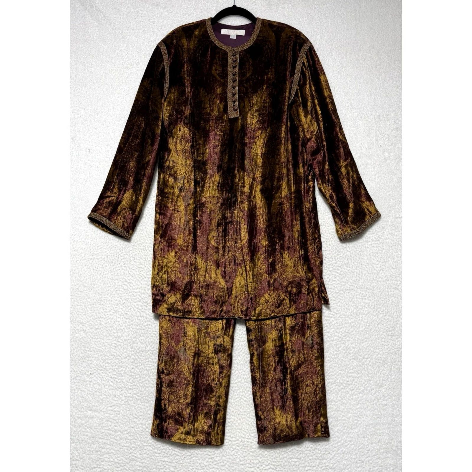 Oscar De La Renta VTG Oscar de la Renta Pink Label 2 Piece Crushed Velvet Union Made Outfit Top & Pants Set Women 1990s Burgundy Gold Velvet Eveningwear USA reads* Size ONE SIZE - 2 Thumbnail