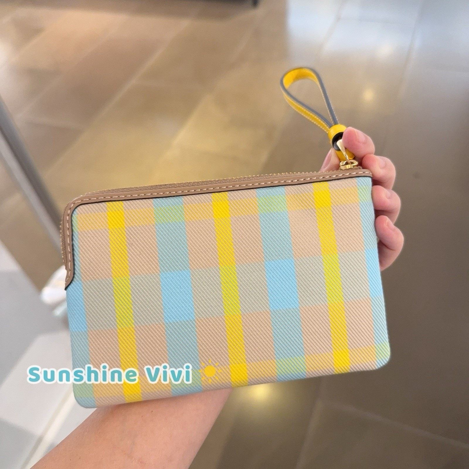 Coach NWT Coach Corner Zip Wristlet CBP18 Bright Maize Size ONE SIZE - 2 Thumbnail