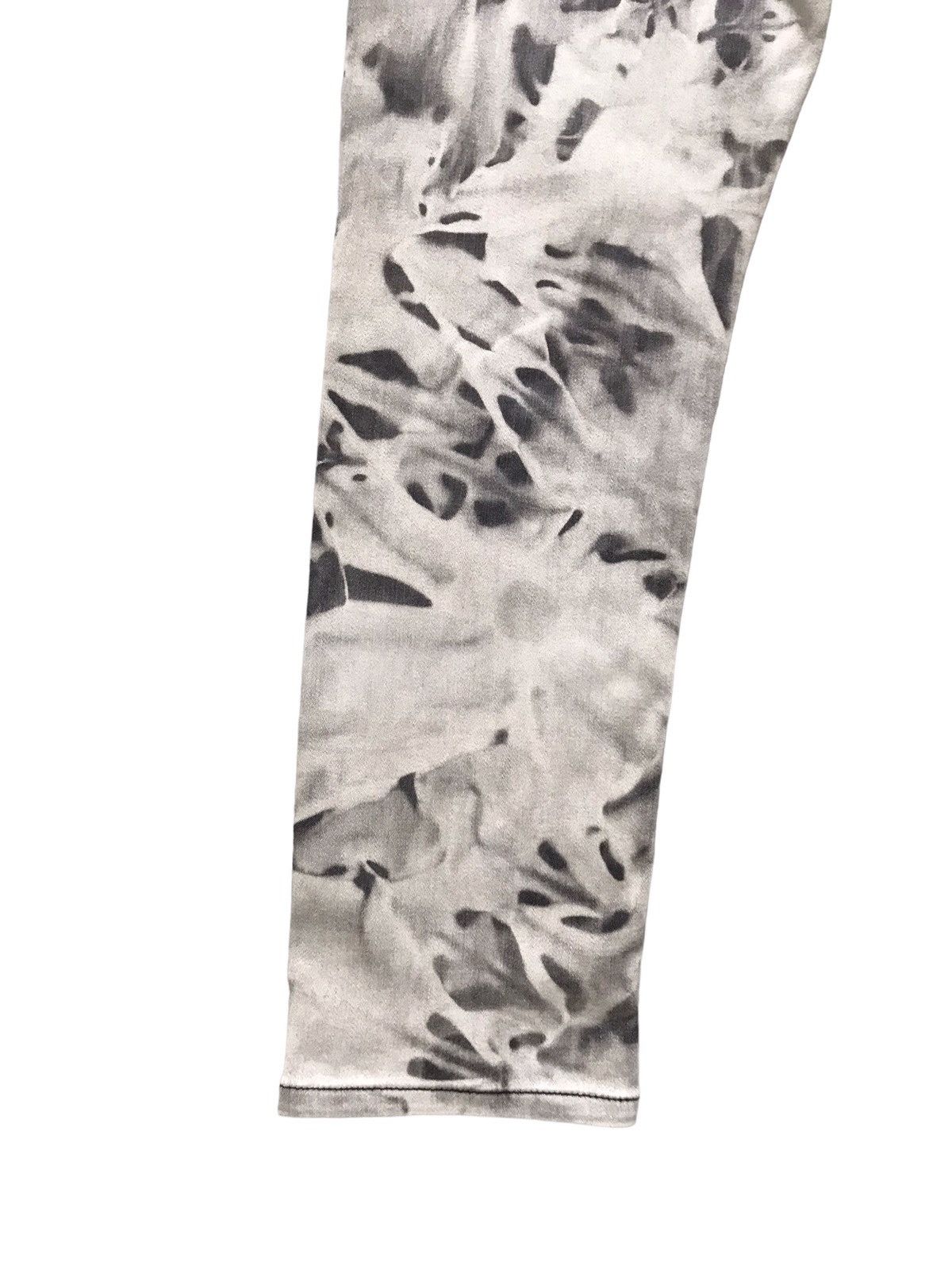 Japanese Brand Uniqlo Bleach Acid Wash Heattech Stretchable Denim Jeans Size US 31 - 8 Thumbnail